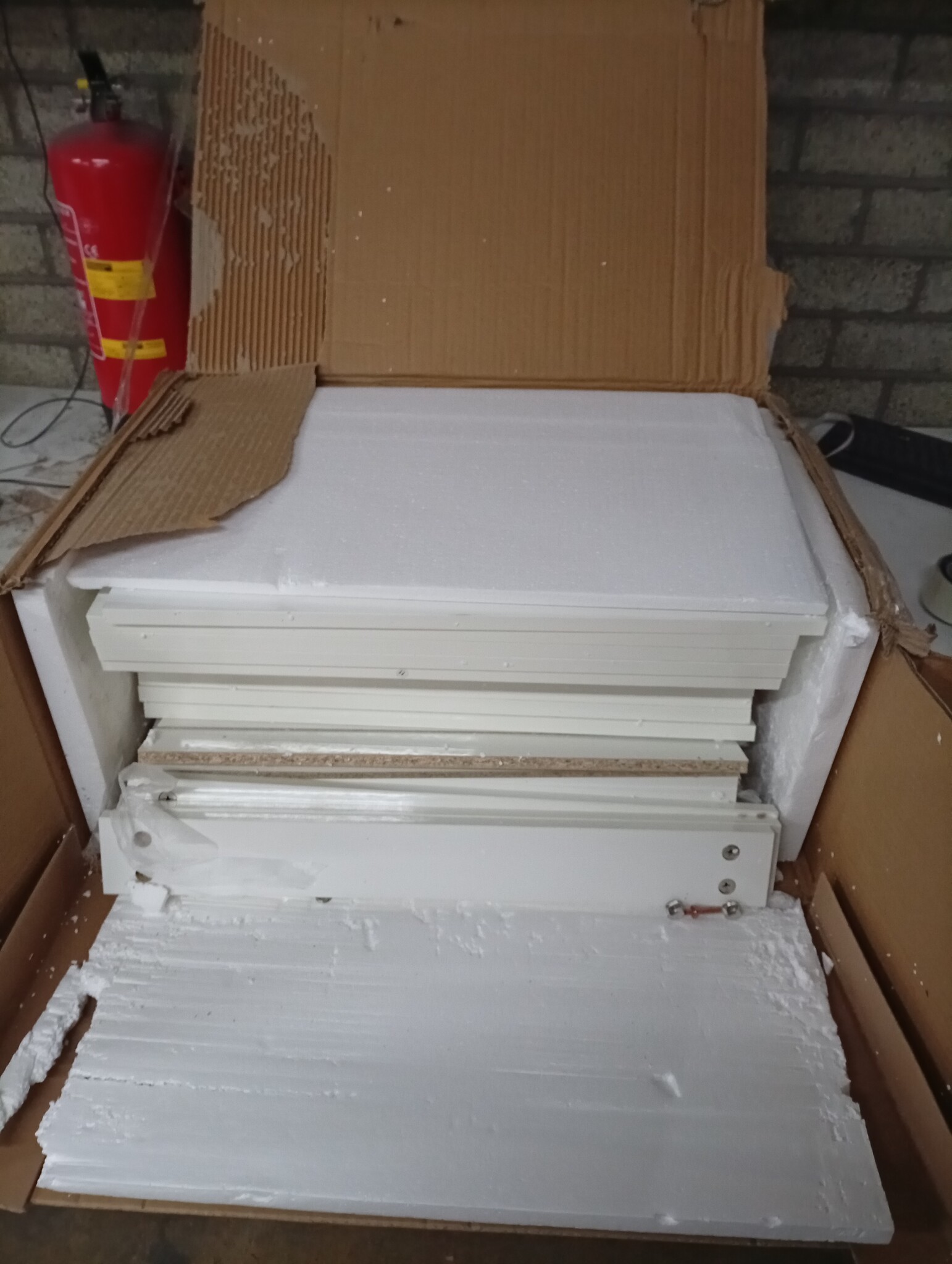 VidaXL Schoenenkast Hoogglans Wit - 59x17x169 cm | 55% Korting!