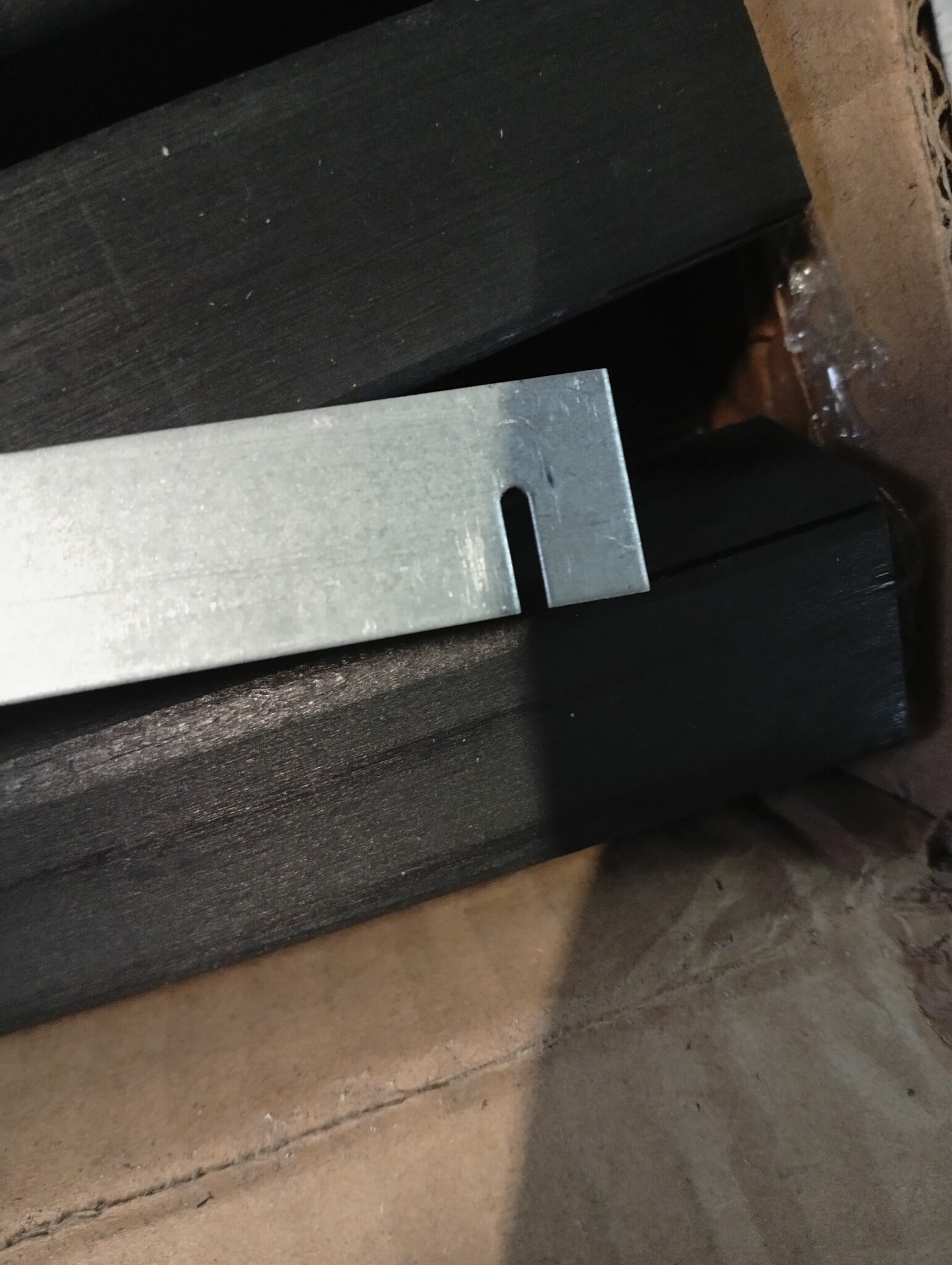 vidaXL Wijnrek Massief Grenenhout Zwart - 42 Flessen - 55% Korting!