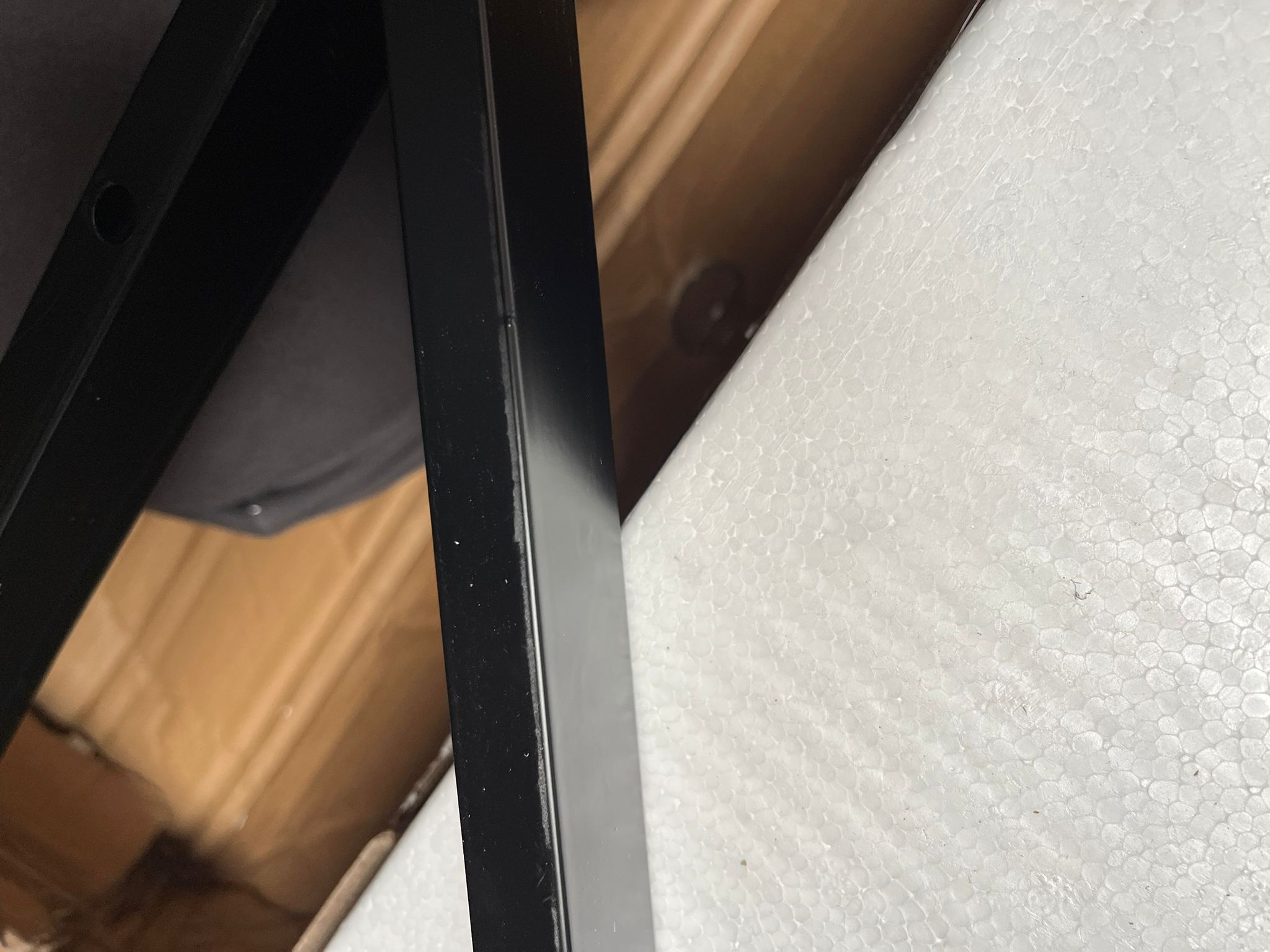 Zwart computerbureau 100x60 met plank - 55% korting!