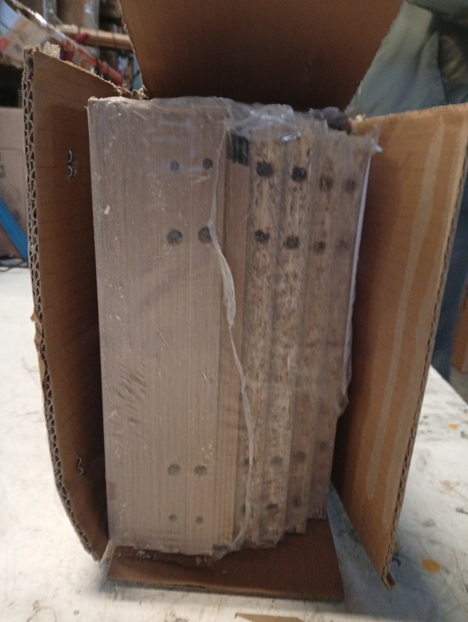 VidaXL Boekenkast 40x24x176 cm - 55% Korting | Bewerkt Hout