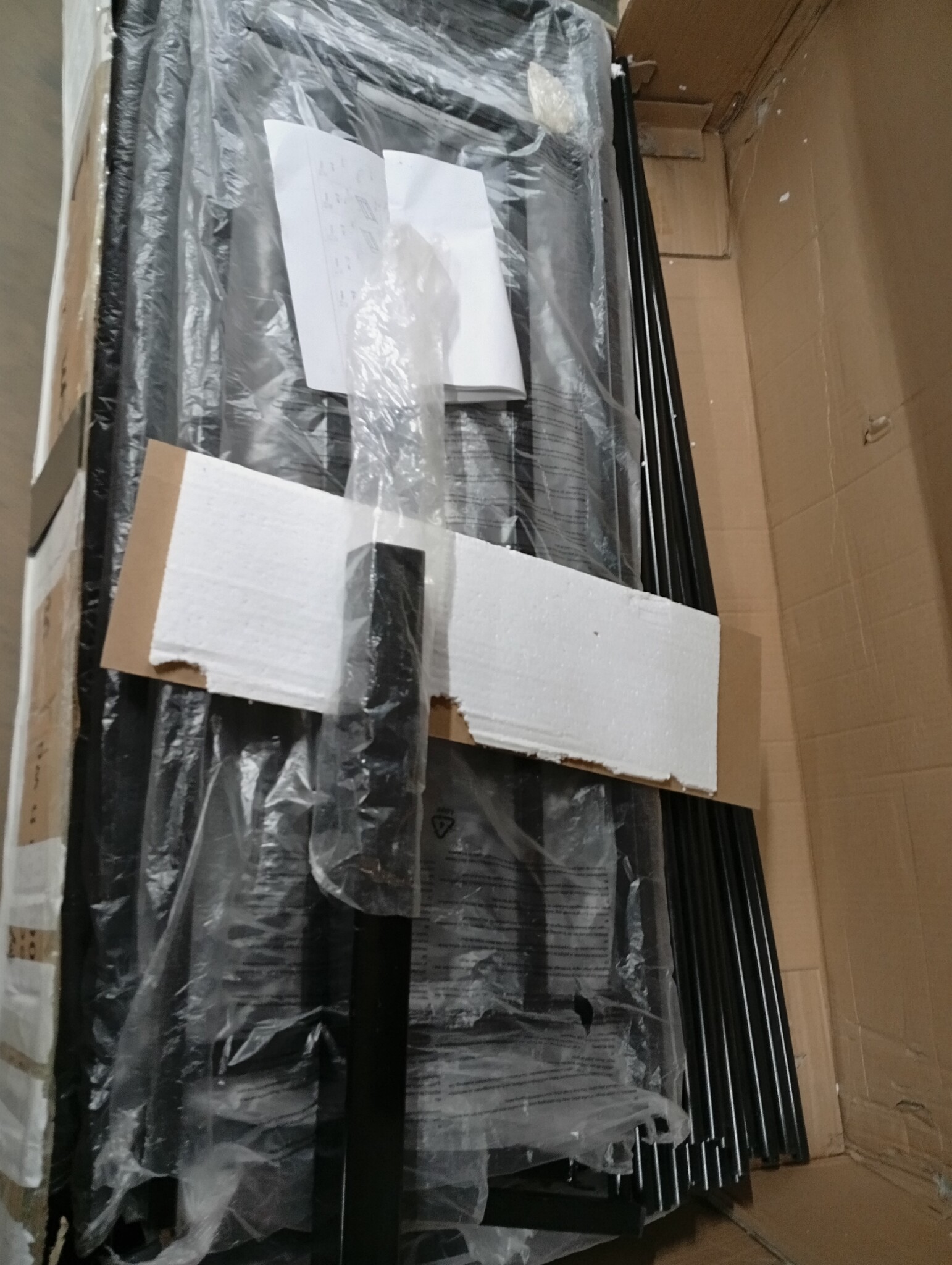 vidaXL Bedframe Metaal Zwart 200x200cm - 55% Korting