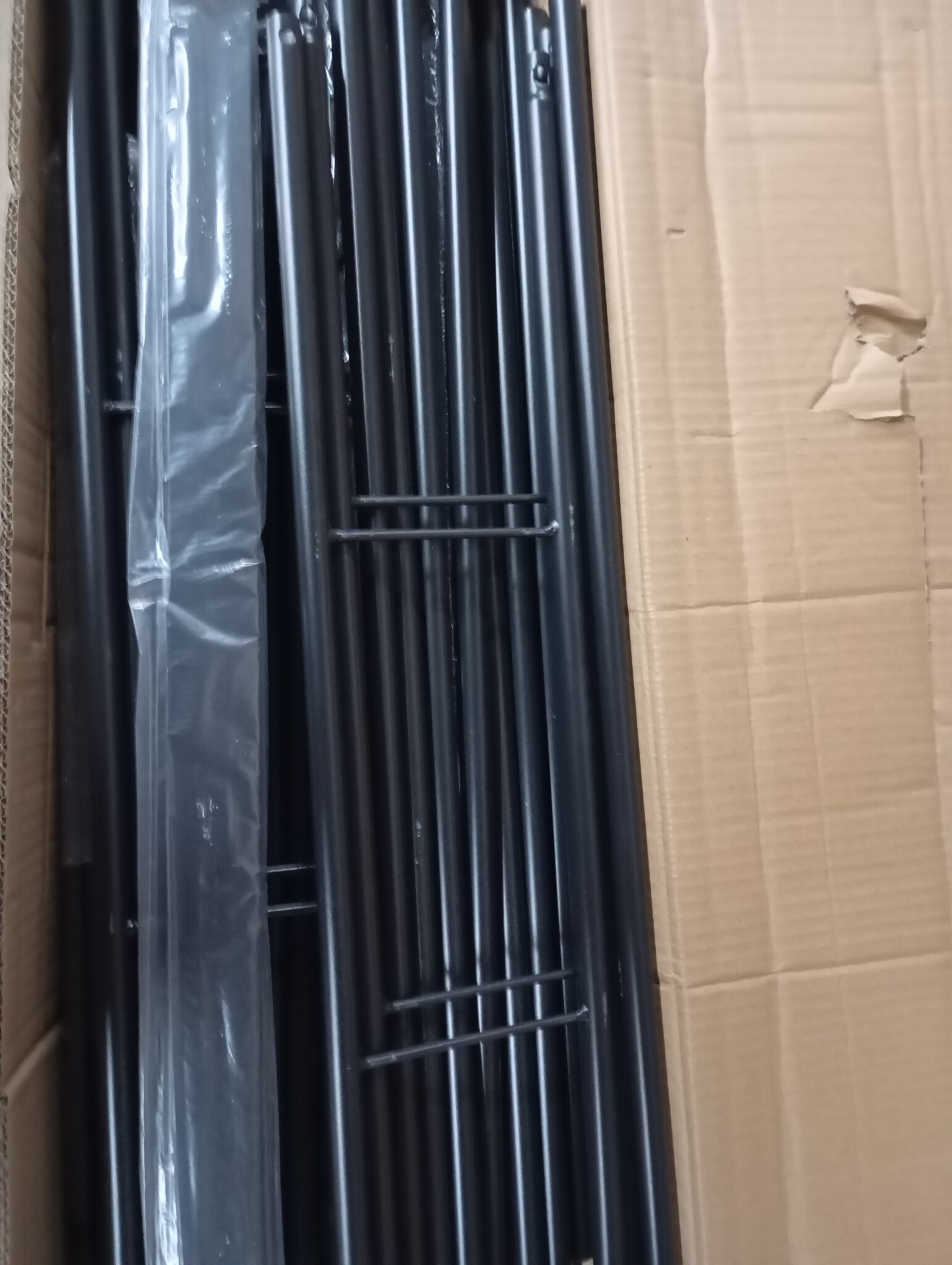 vidaXL Bedframe Metaal Zwart 135x190 cm - 55% Korting