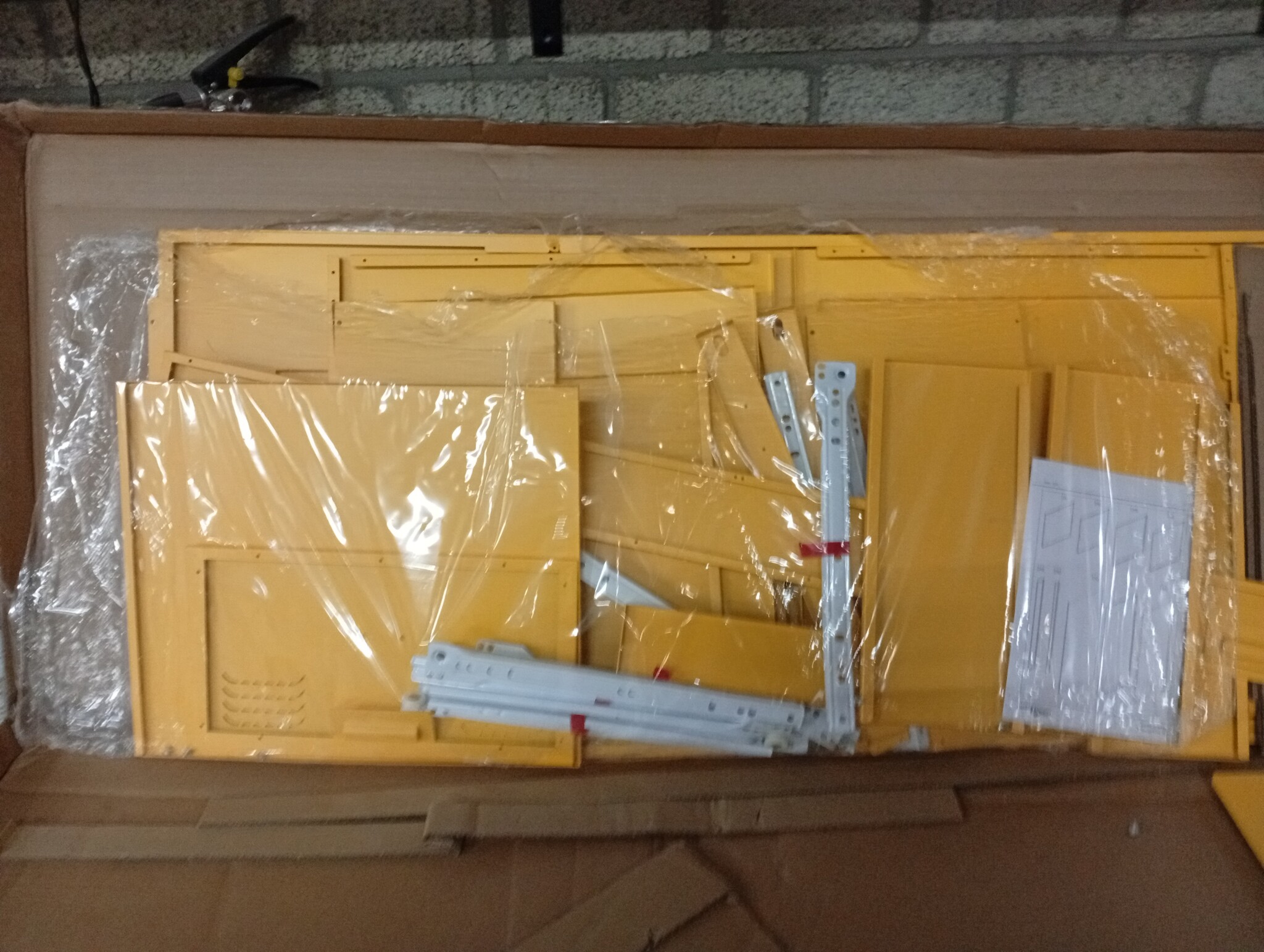 vidaXL TV-meubel 99x39x44 cm Staal Mosterdgeel | 60% Korting