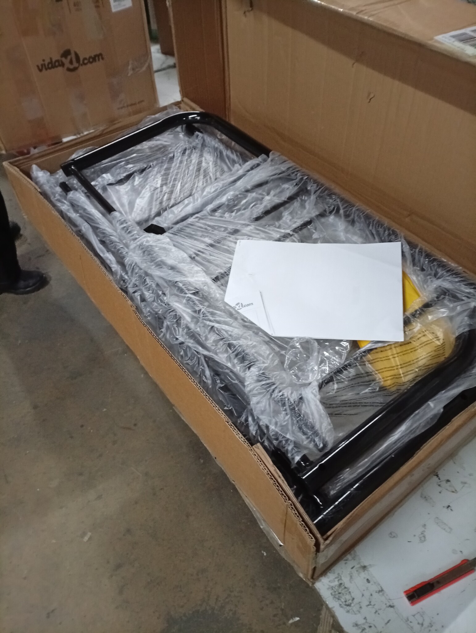 vidaXL Slaapbankframe Metaal Zwart 90x200 cm | 55% Korting