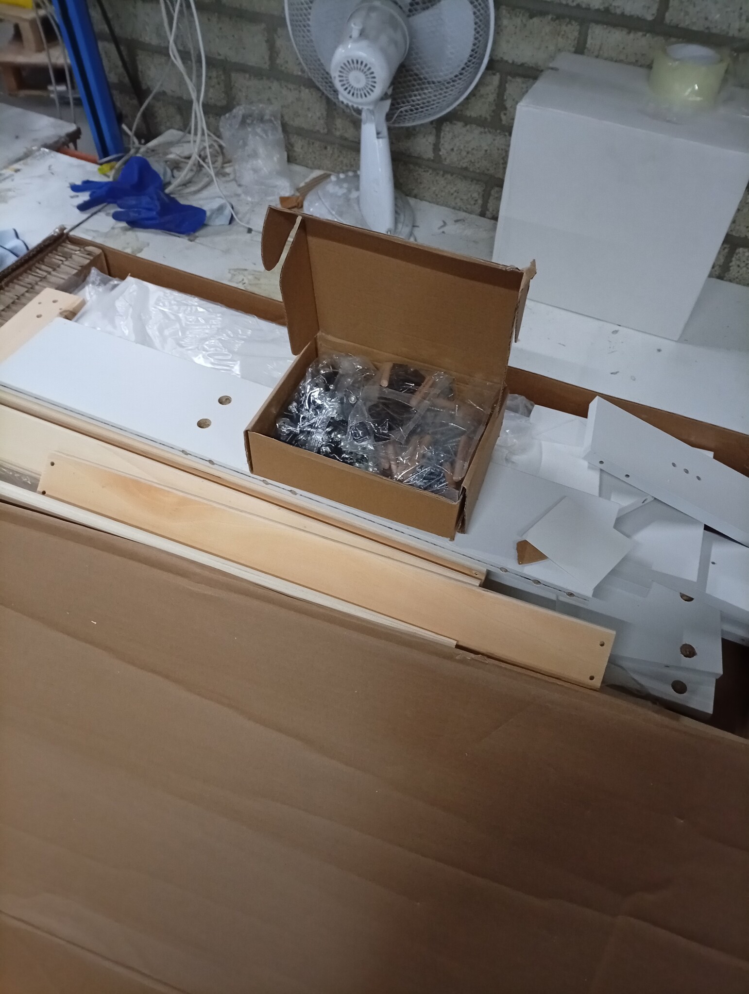 vidaXL Bedframe met Hoofdbord - Bew. Hout Wit (120x190) - 60% Korting!