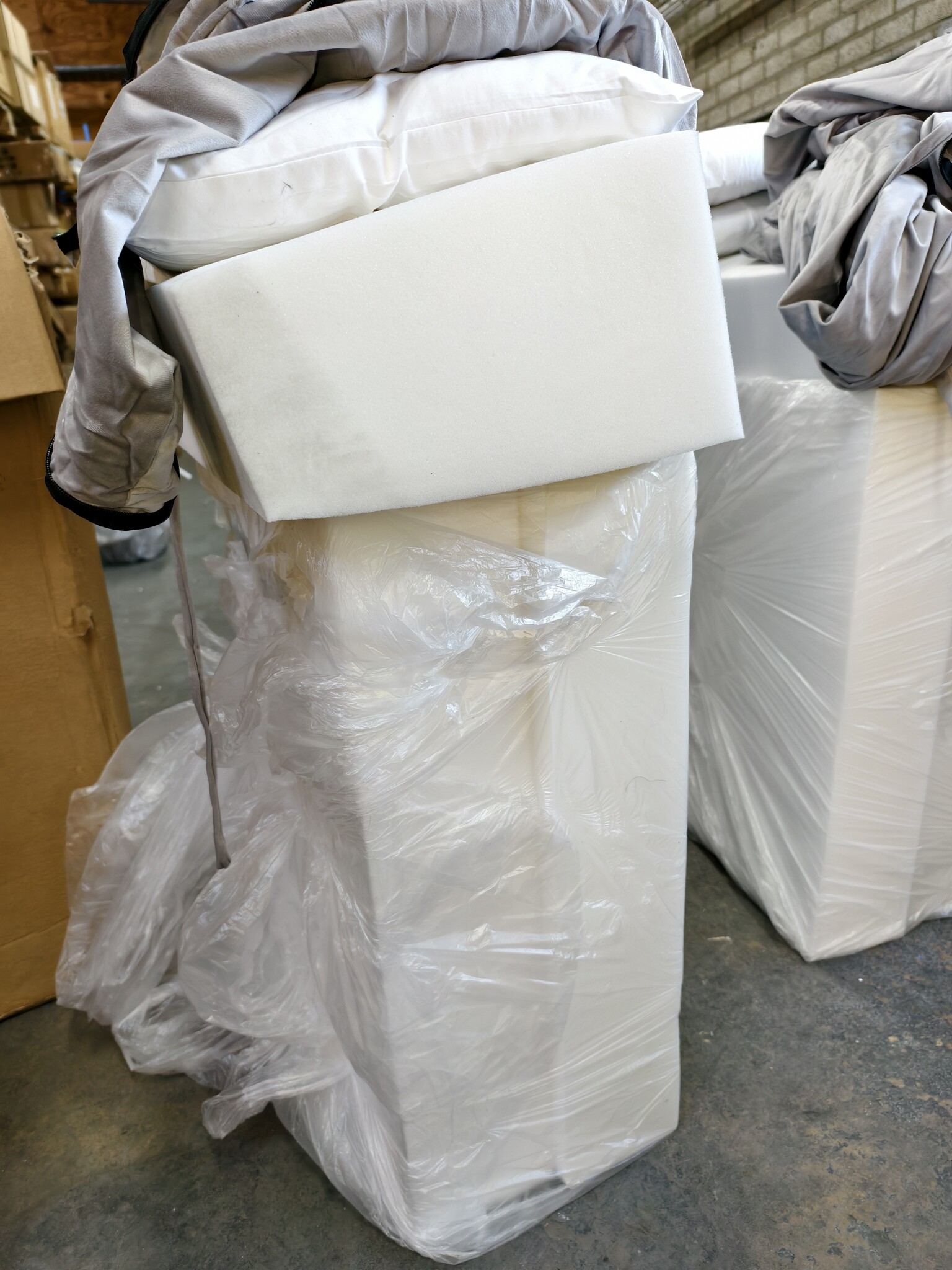 Logeermatras met kussen - 70x200cm - 60% Korting - Grijs