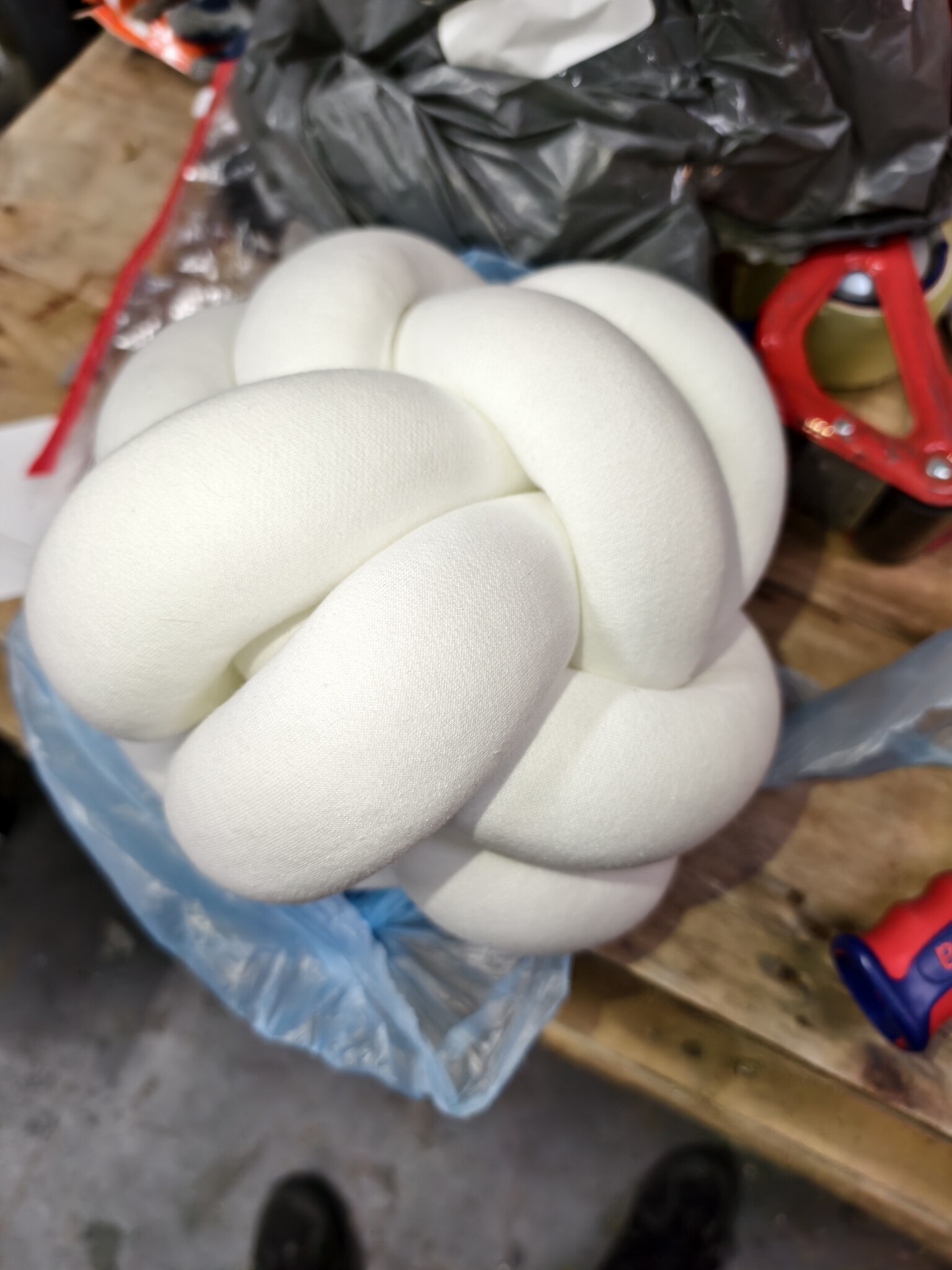 Knoopkussen - Sierkussen 30x30cm - Wit (wasbaar, kindveilig)