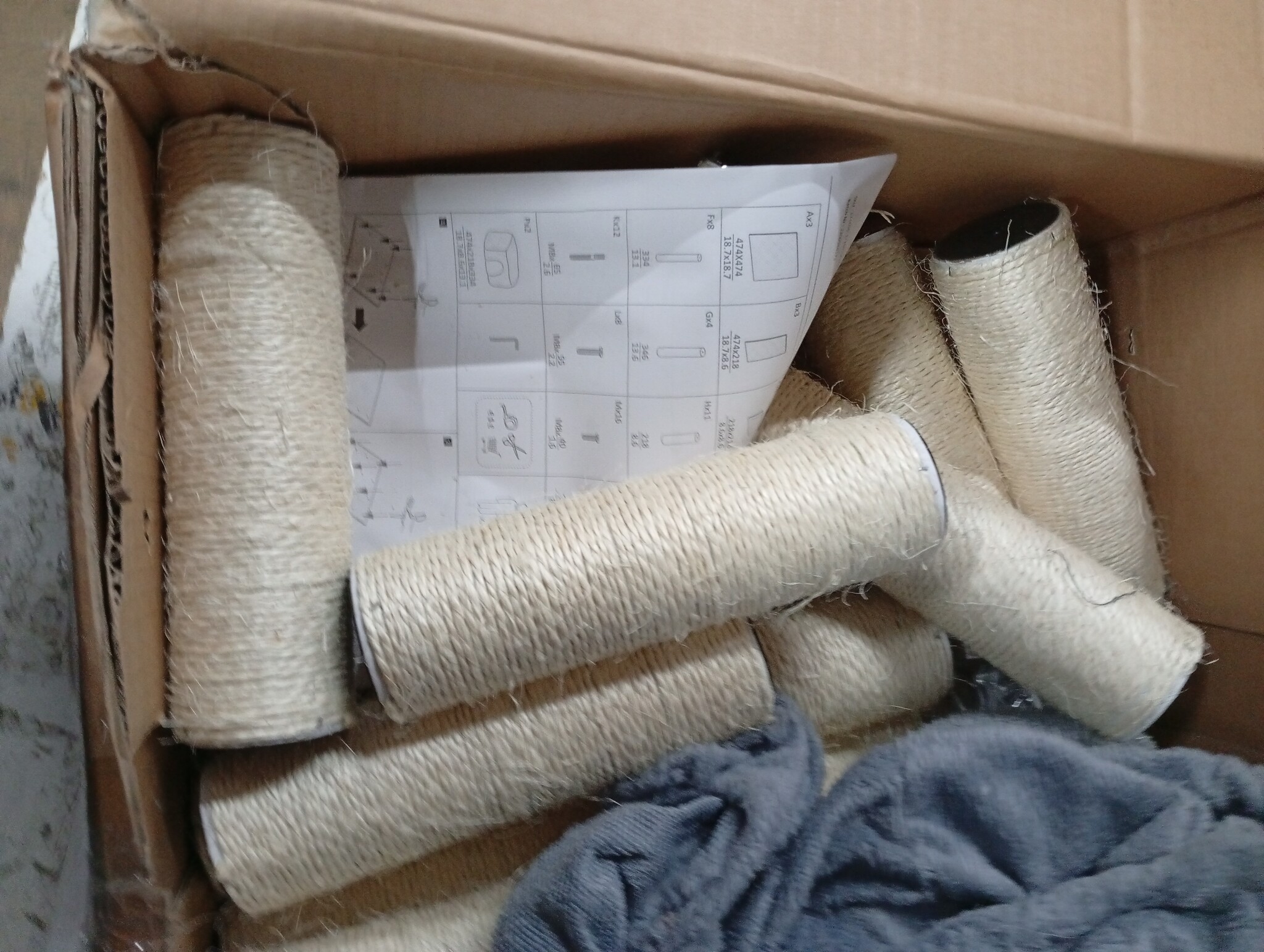 vidaXL Kattenmeubel met sisal krabpalen 180 cm lichtgrijs