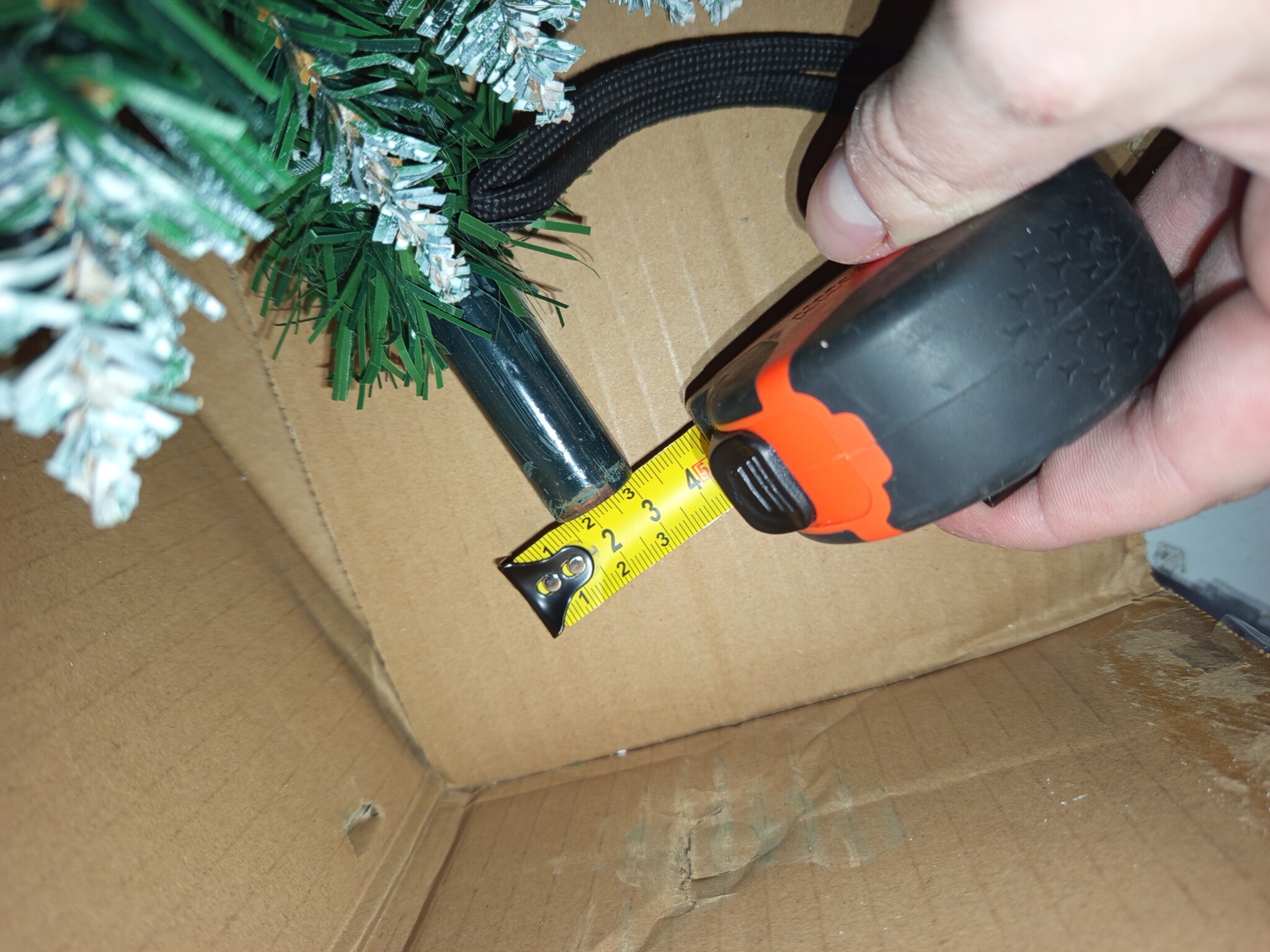 vidaXL Smalle Kunstkerstboom 180cm PVC met Dennenappels & Sneeuw - 60% Korting!