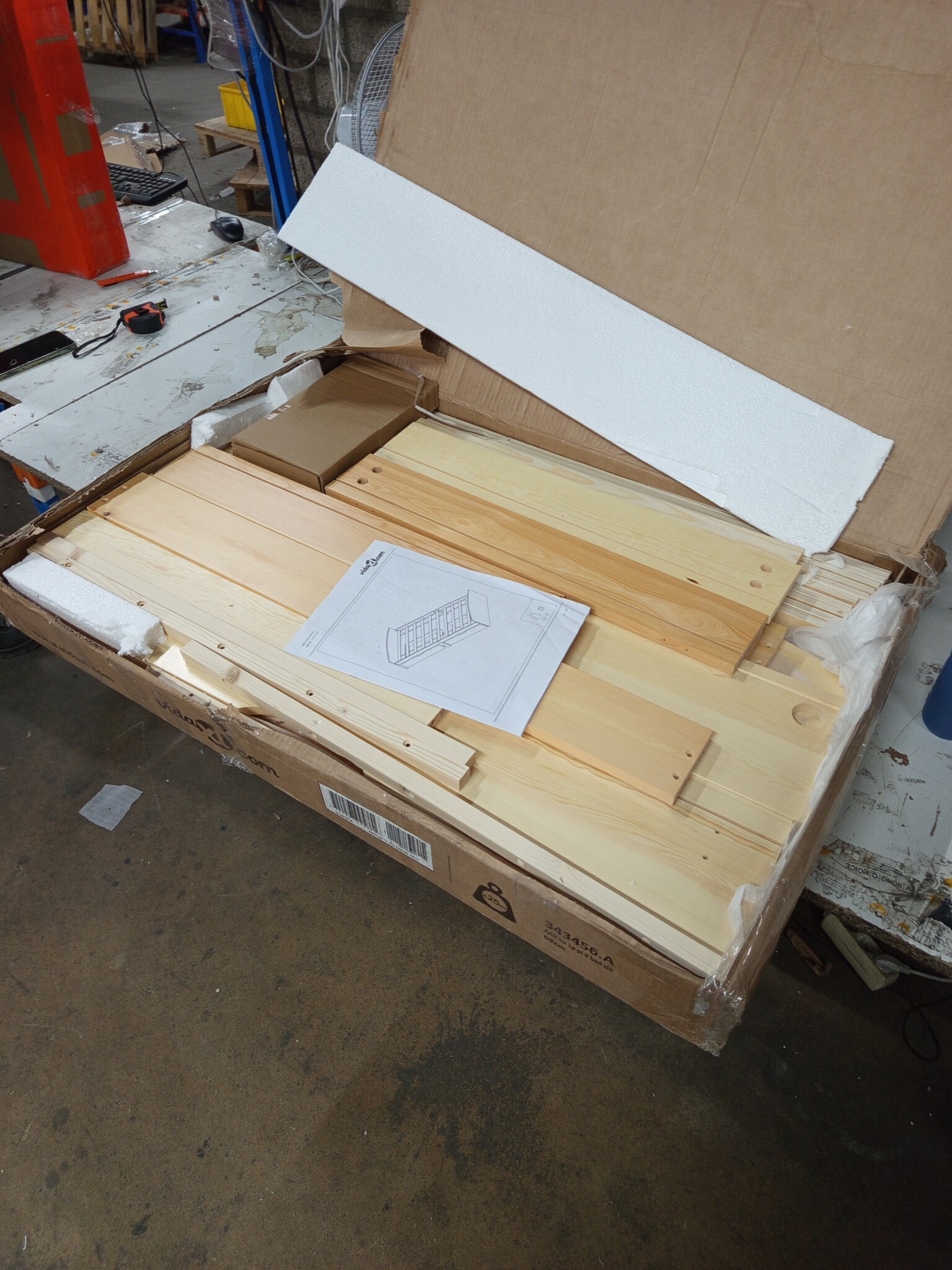 vidaXL Bedframe Grenenhout 90x200 cm met 2 Laden - 55% Korting!