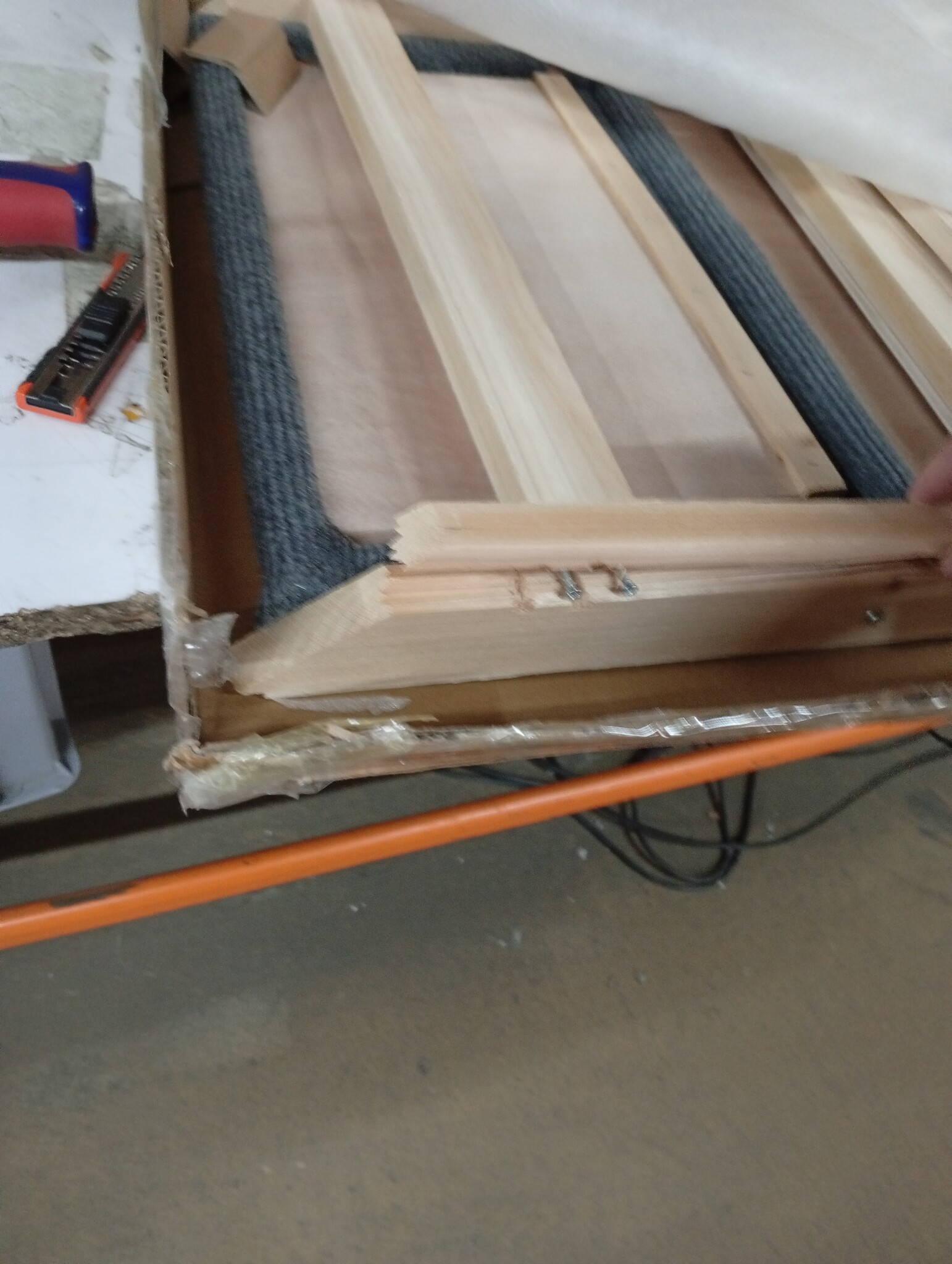 vidaXL Hondentrap (64% korting!) - Massief Vurenhout, Grijs, 105x47cm