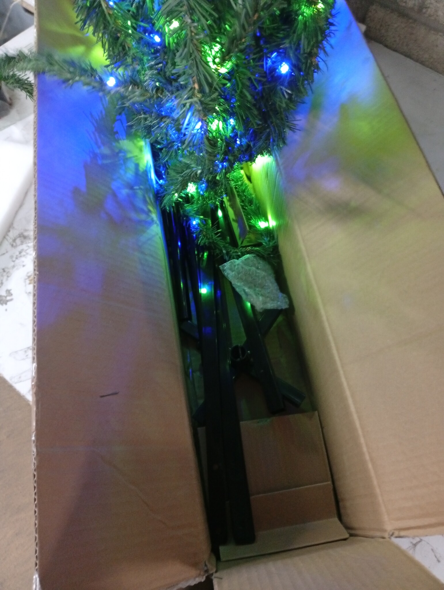 vidaXL LED-kerstboom 247 cm - Kleurrijk (59% Korting)