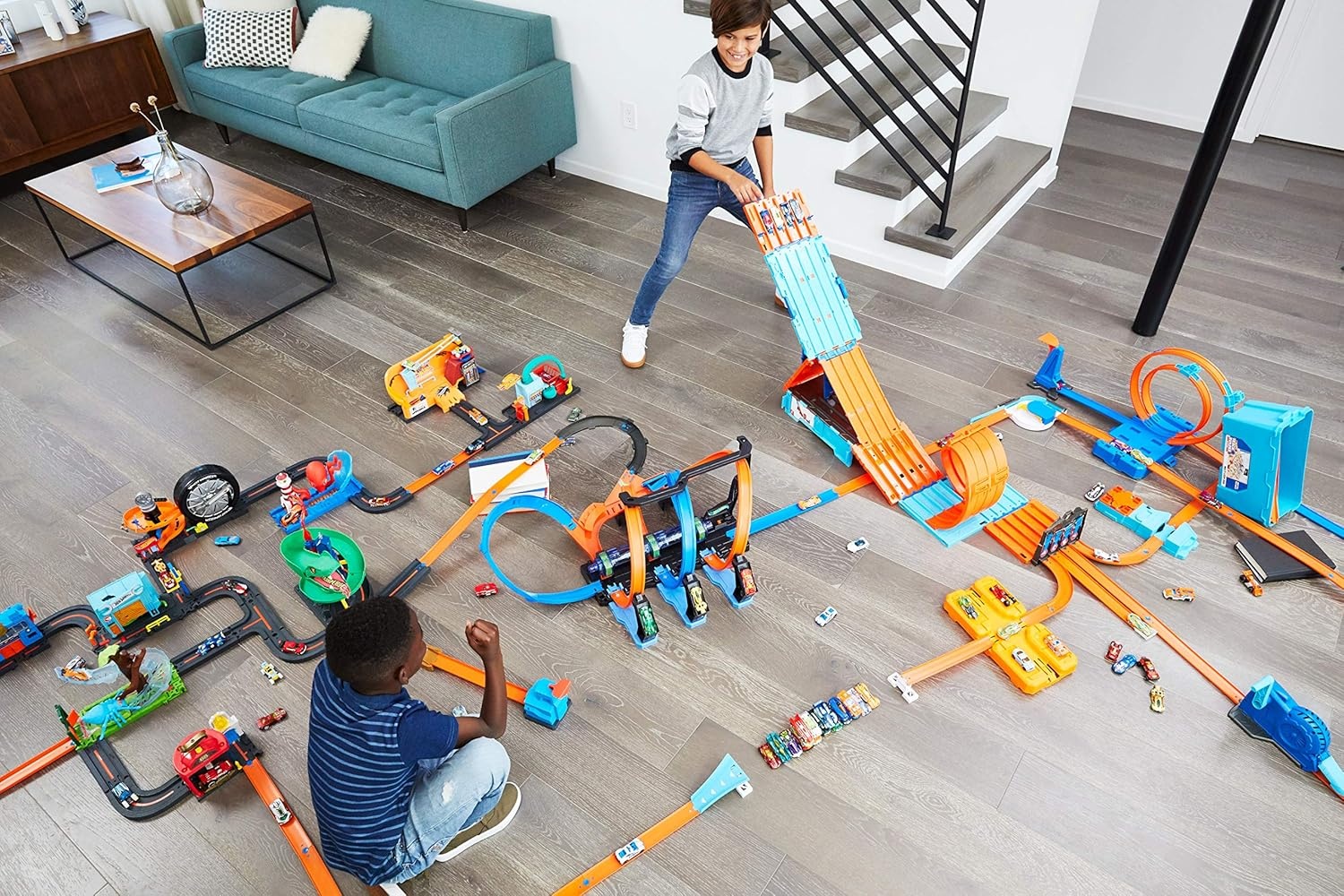 Hot Wheels Racebaan Set: Corkscrew Crash & Straight Builder - 35% Korting!