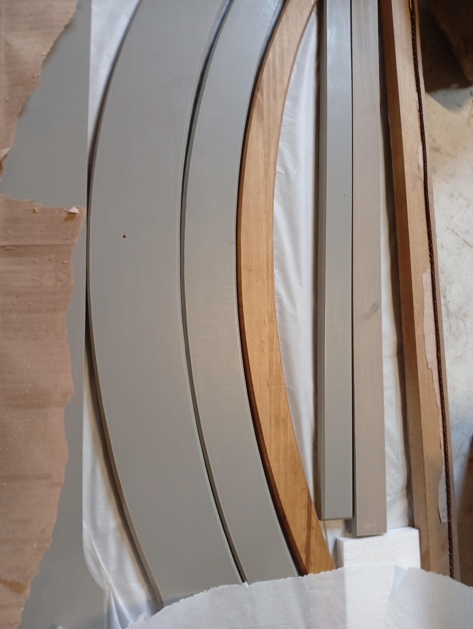 vidaXL Kledingkast Grenenhout Corona-stijl Grijs - 55% Korting!