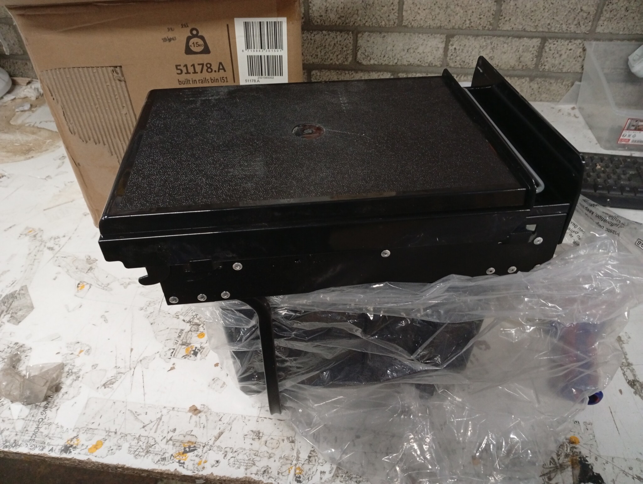 VidaXL Inbouwprullenbak Uittrekbaar Soft-Close 20L - 55% Korting!