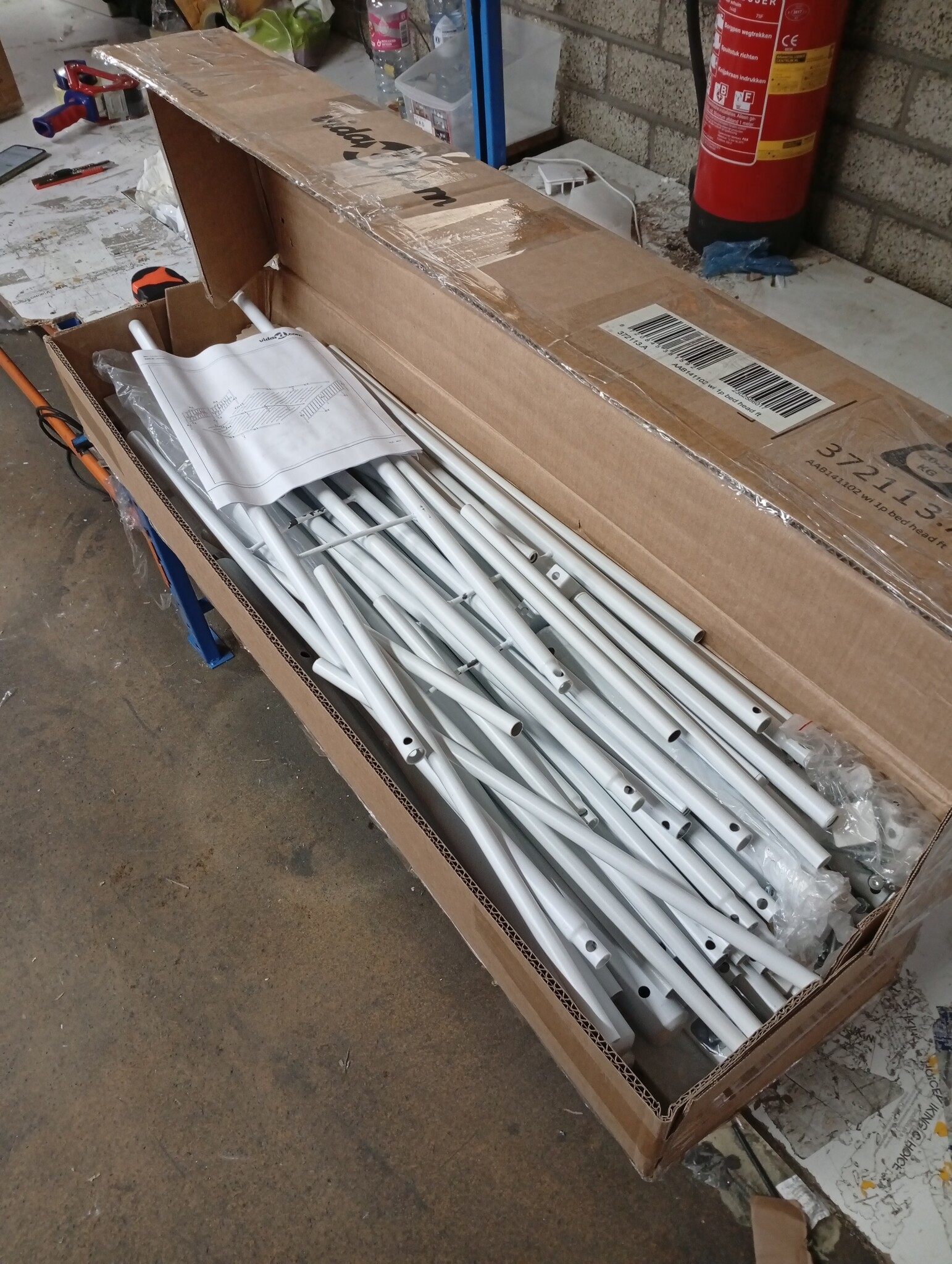 vidaXL Bedframe Metaal Wit 140x200 cm - 60% Korting!