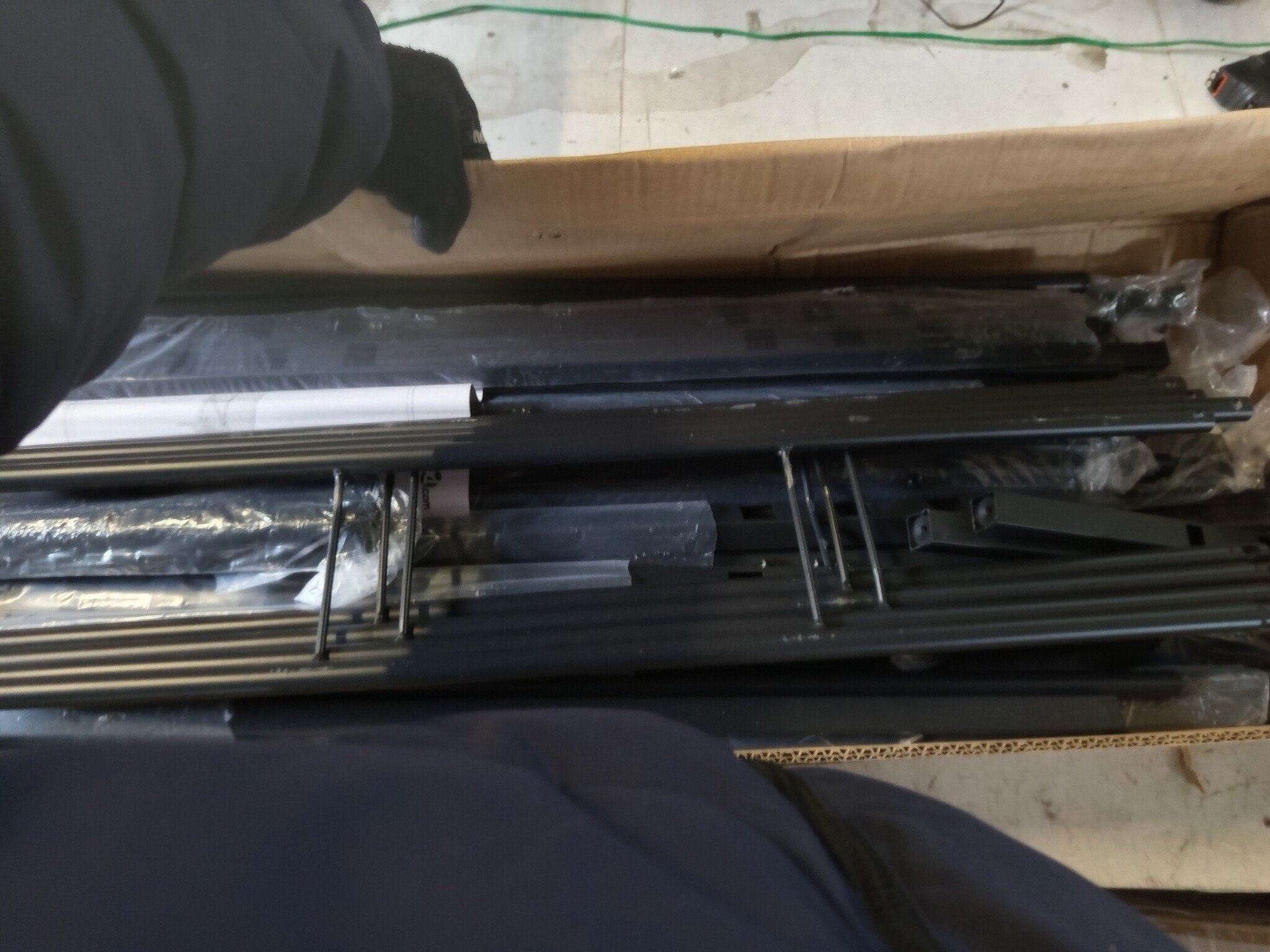 vidaXL Bedframe Metaal Zwart 150x200cm | 55% Korting