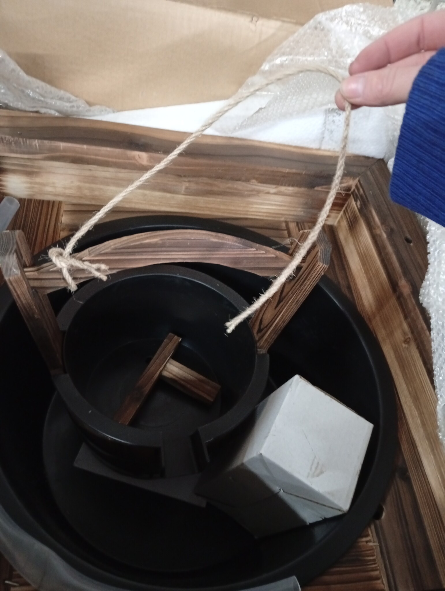 vidaXL Wensfontein met pomp, 57x50x112 cm Vurenhout - 68% Korting!