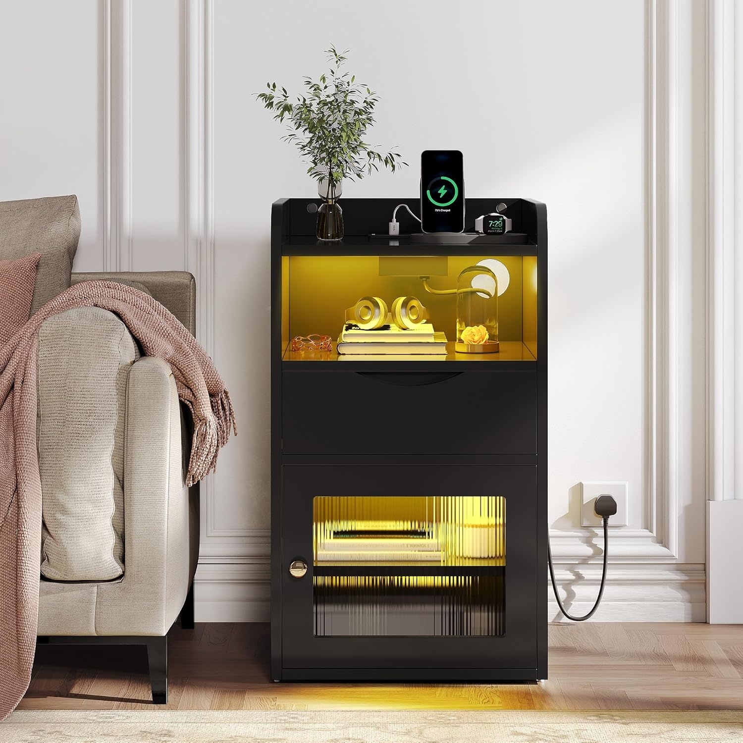 YITAHOME Nachtkastje met stopcontact, nachtkastje zwart met oplaadfunctie, bijzettafel met ledverlichting, lade, 1 AC-stopcontact, 2 USB-poorten, nachtkastje, woonkamer, slaapkamer, werkkamer