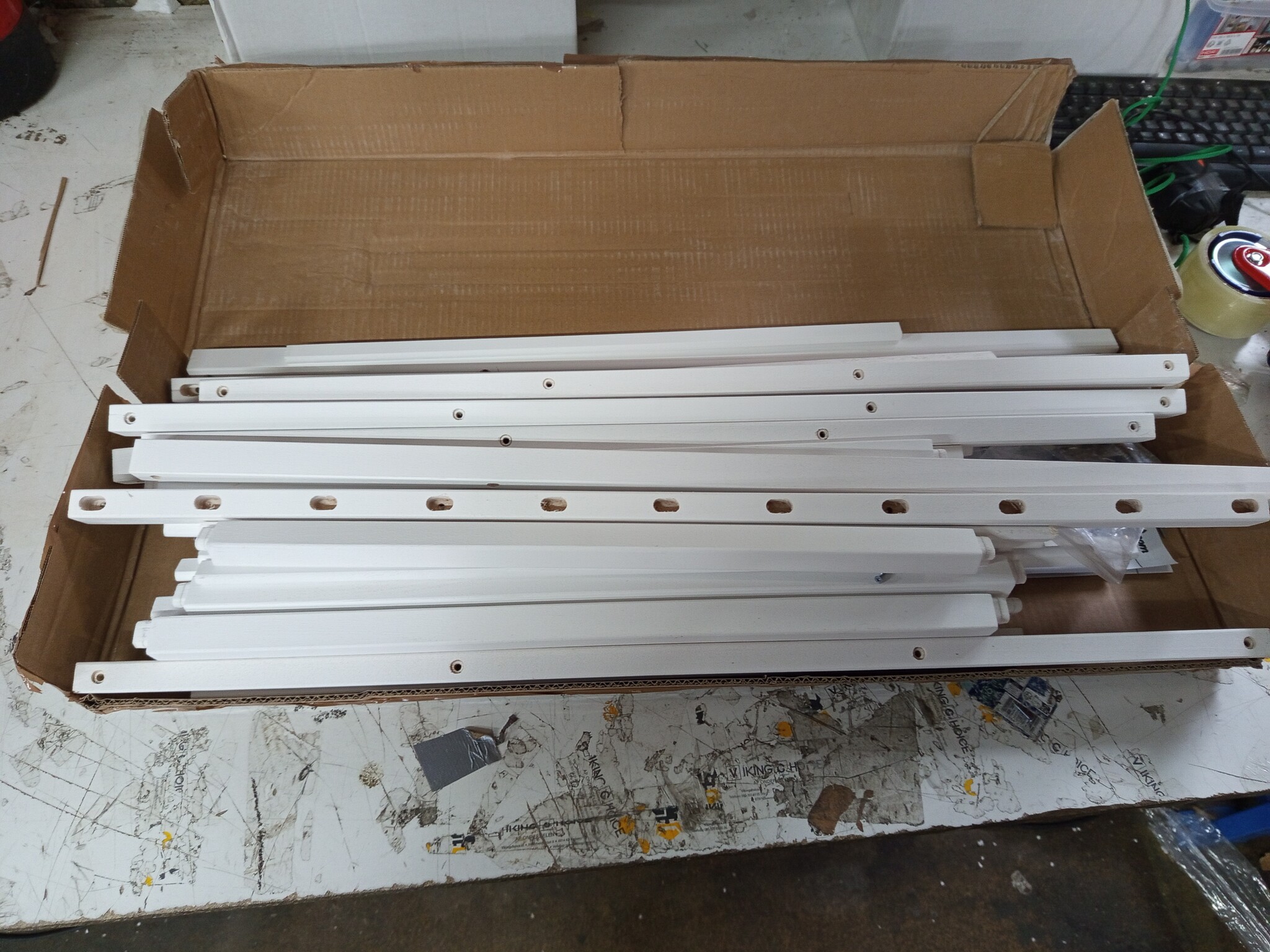 vidaXL Hondenhek inklapbaar met deur 4 panelen 320 cm populierhout wit