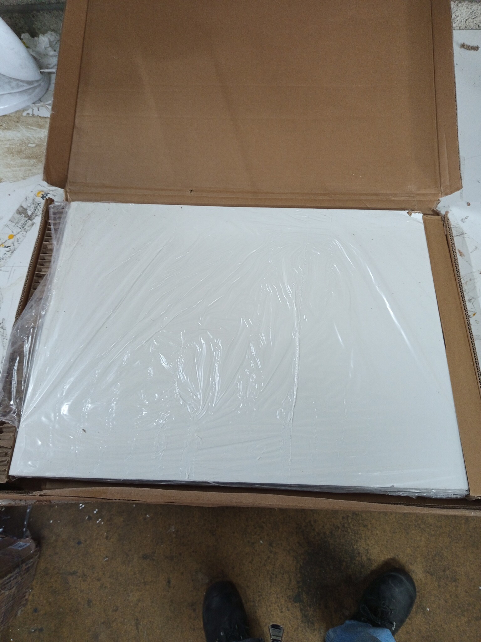 vidaXL Badkamerspiegel 60x10,5x45 cm bewerkt hout wit