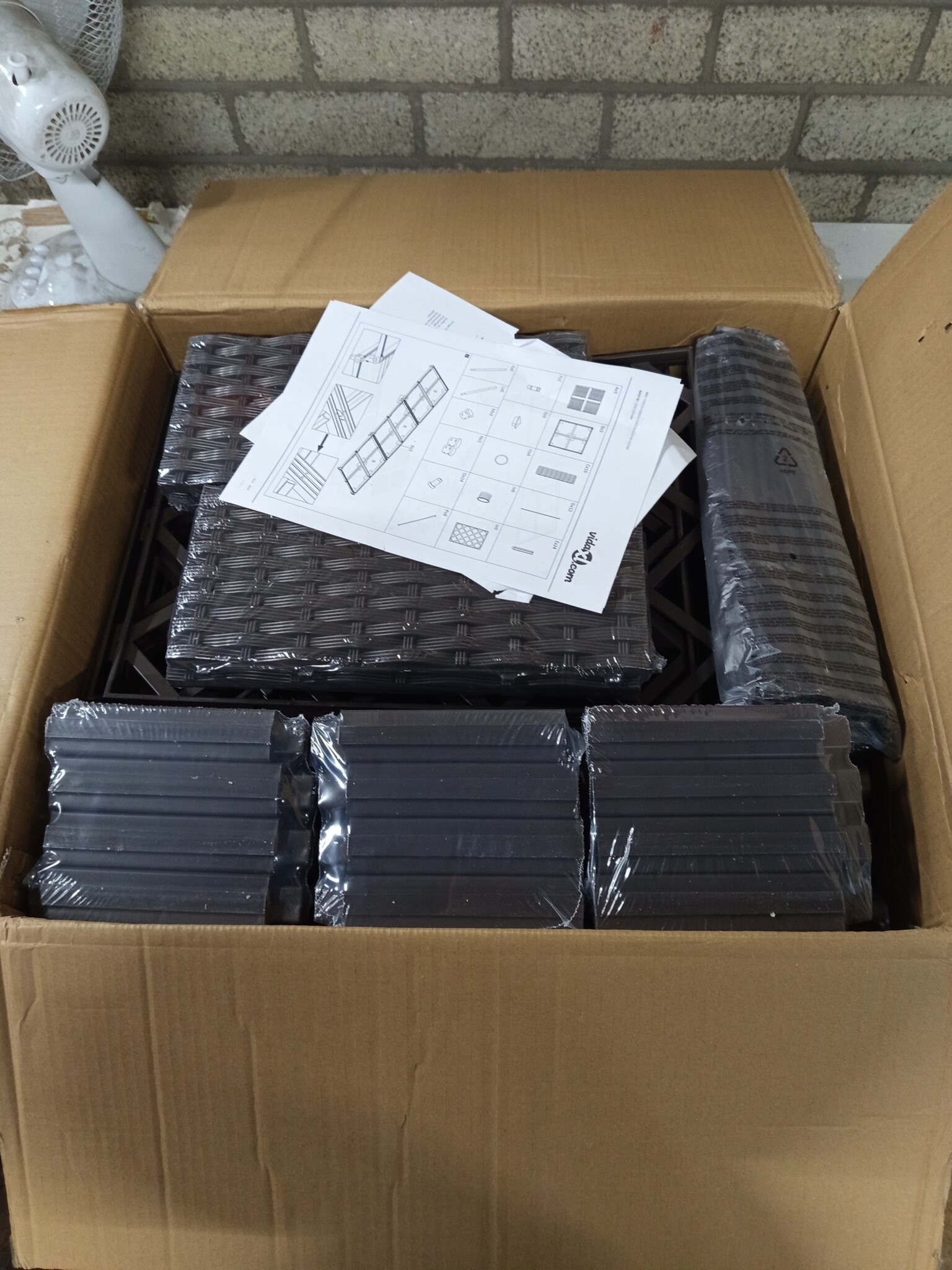 vidaXL Plantenbak met latwerk 120x40x136 cm polypropeen bruin