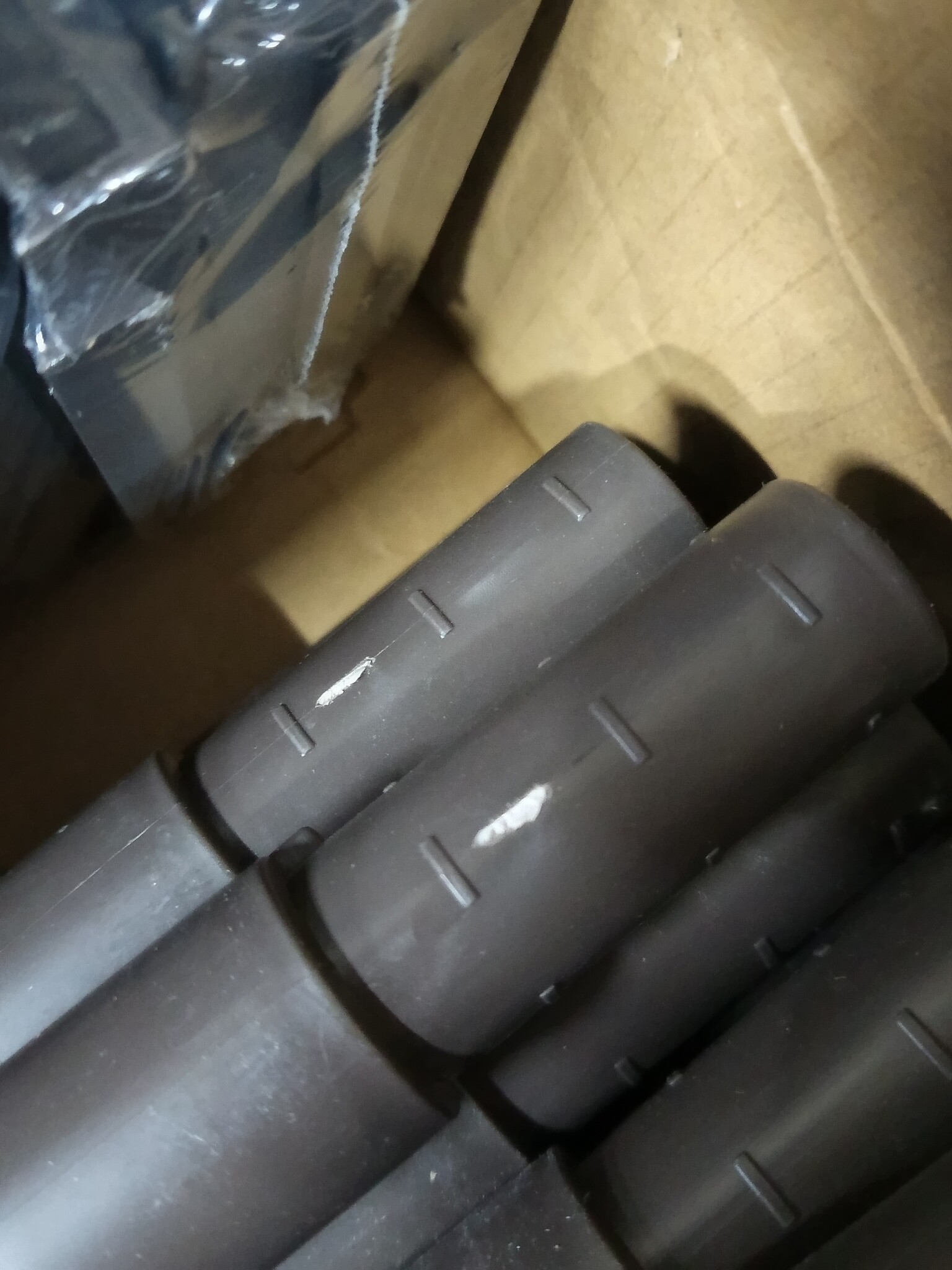 vidaXL Plantenbak met latwerk 120x40x136 cm polypropeen bruin