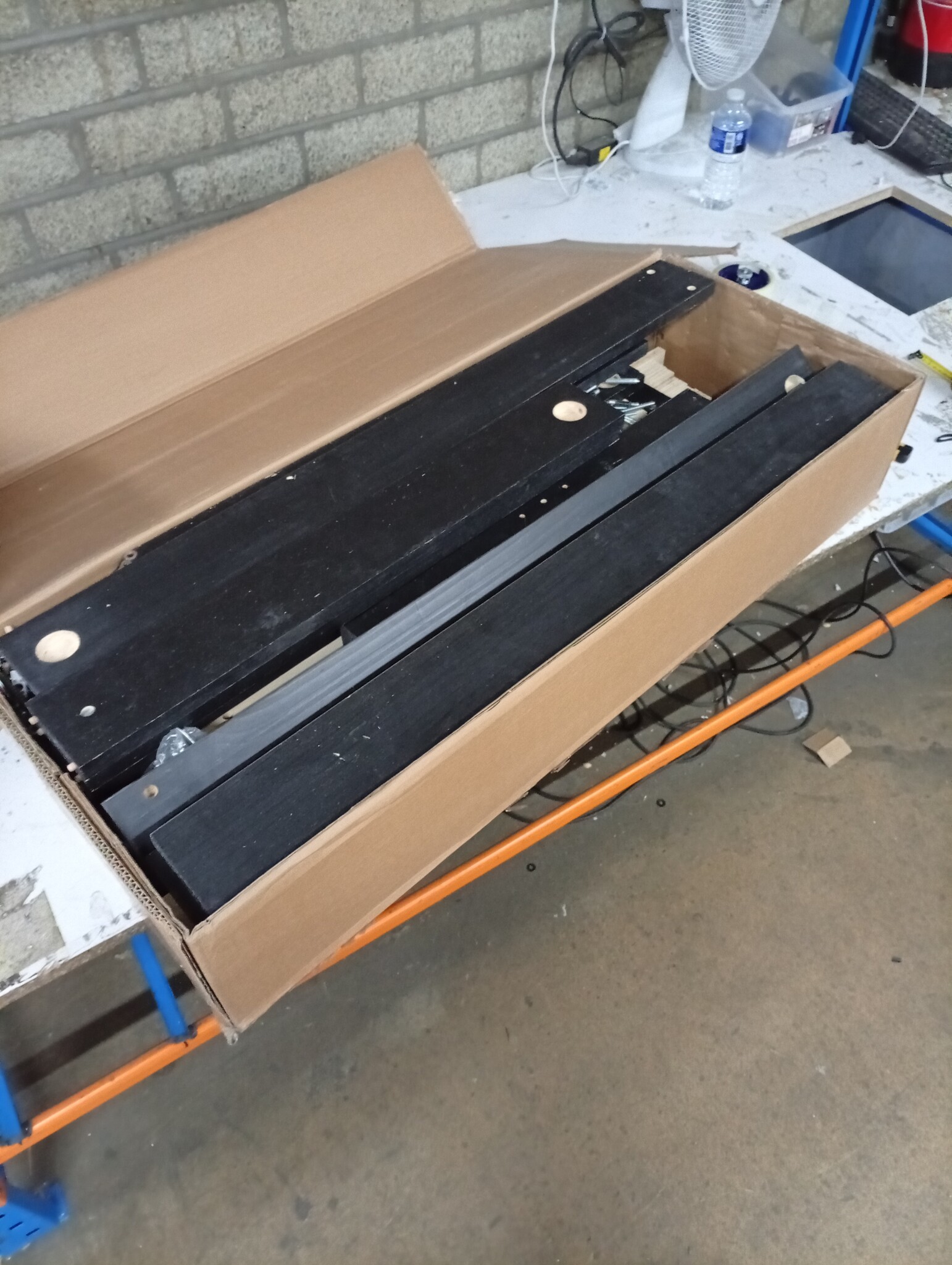 vidaXL Bedframe massief hout zwart 135x190 cm