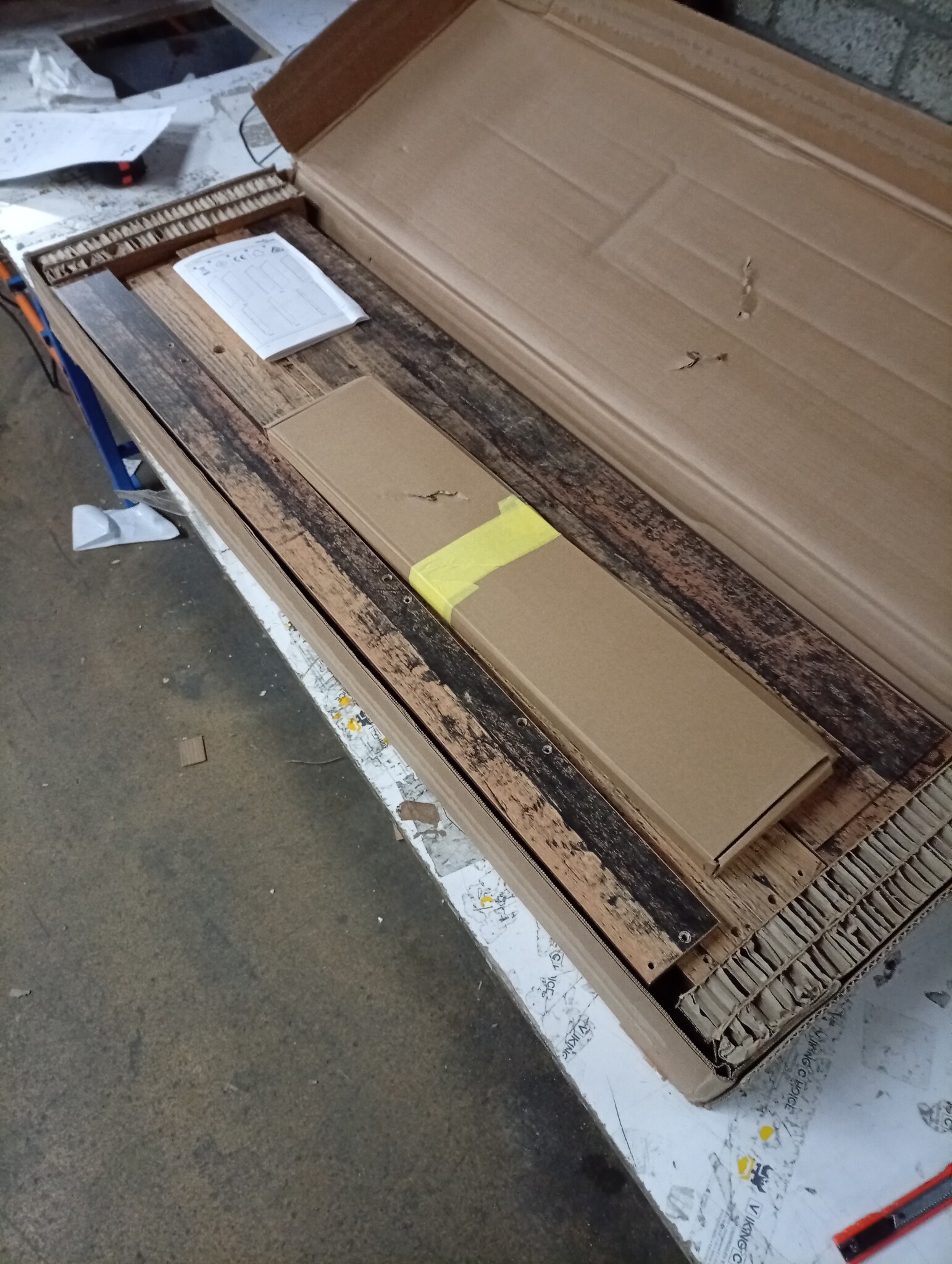 VidaXL TV-meubel met LED - Bewerkt Hout Oud Hout - 55% Korting!