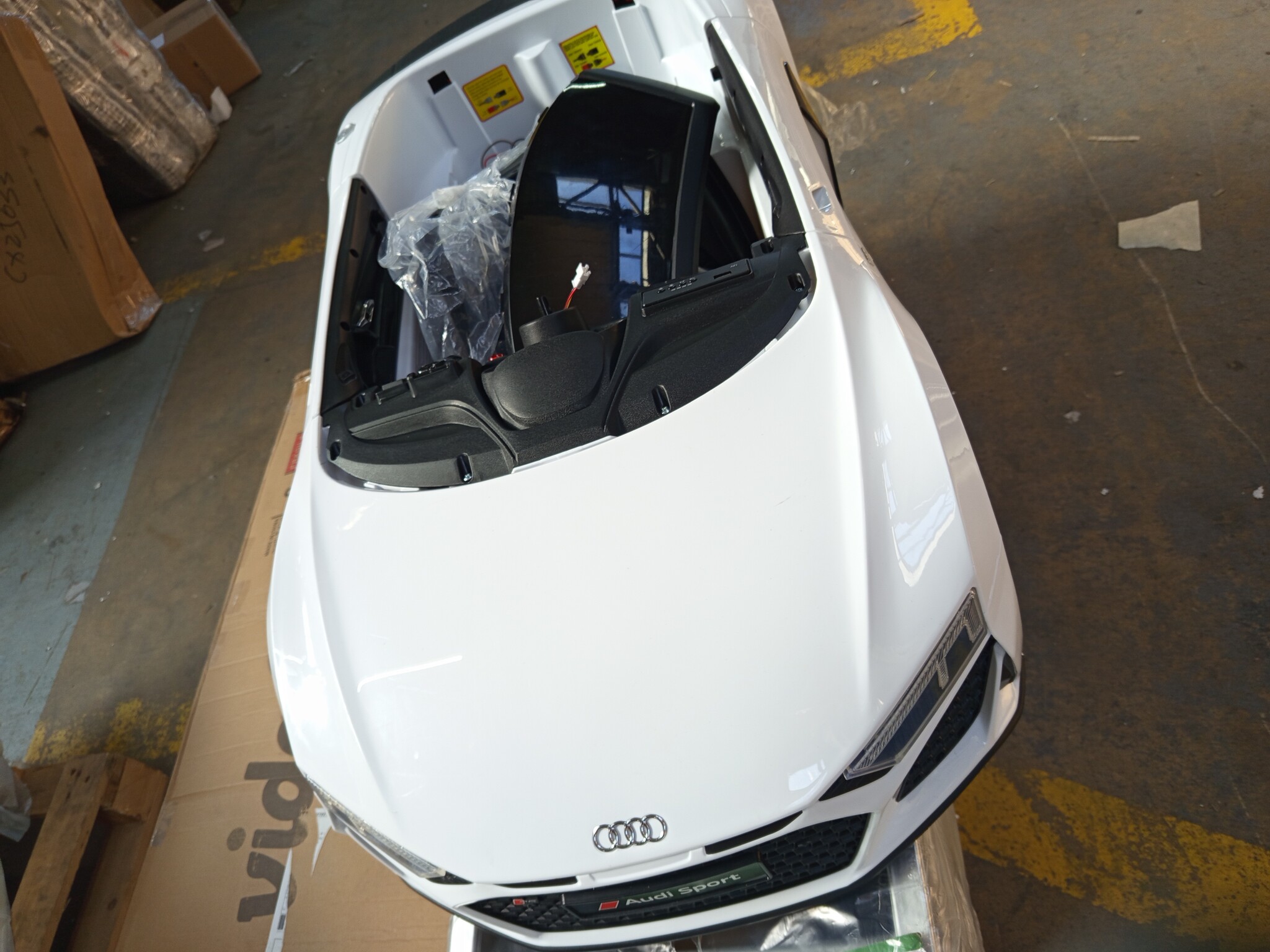 Audi R8 Sport - elektrische kinderauto - accu auto - wit