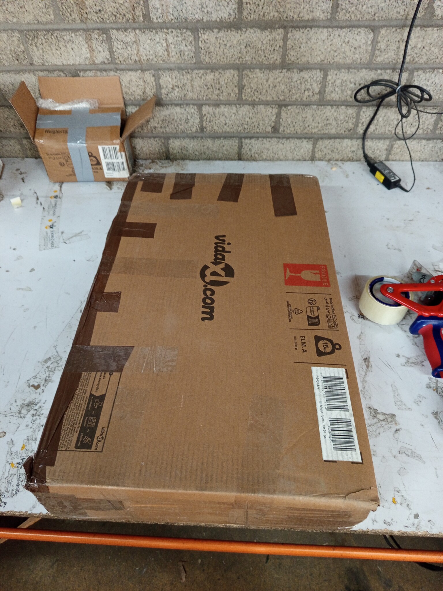 vidaXL Keukenwandkast Glasdeur Porto Grijs 55% Korting