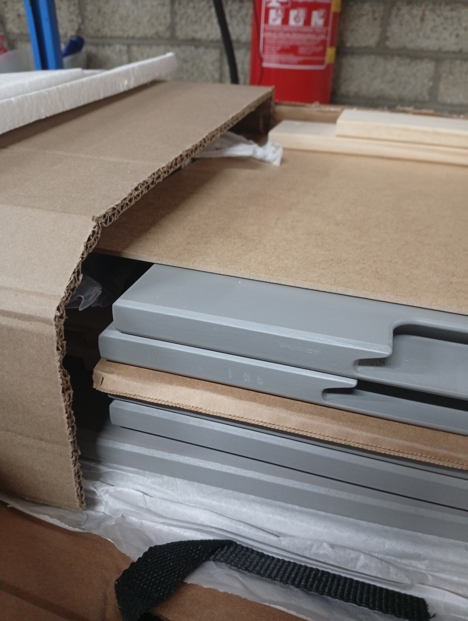 vidaXL MOLDE Schoenenkast Grenenhout Grijs - 55% Korting!