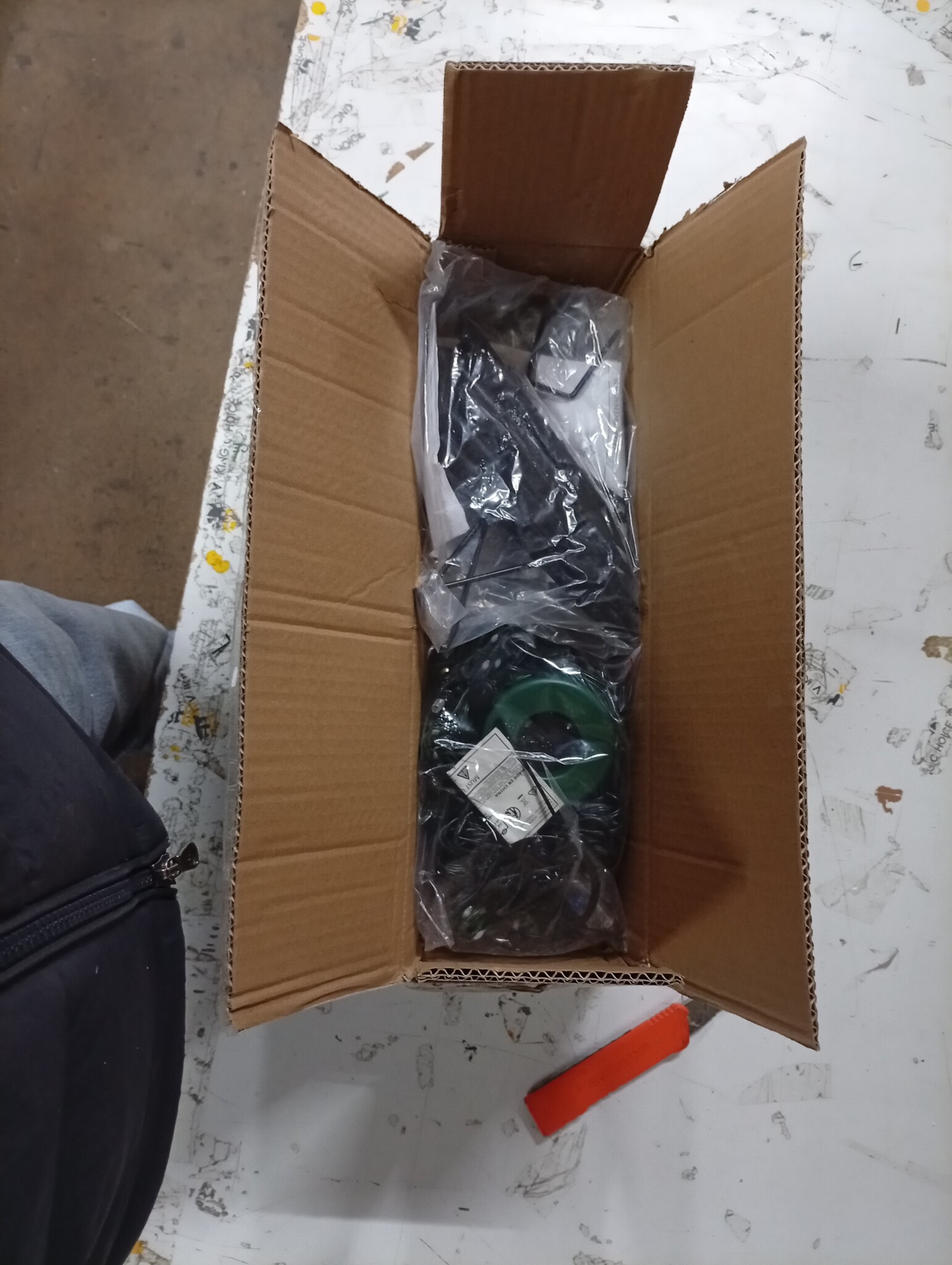 vidaXL Kerstboom met Grondpin 180 cm, 108 LED's - 73% Korting!