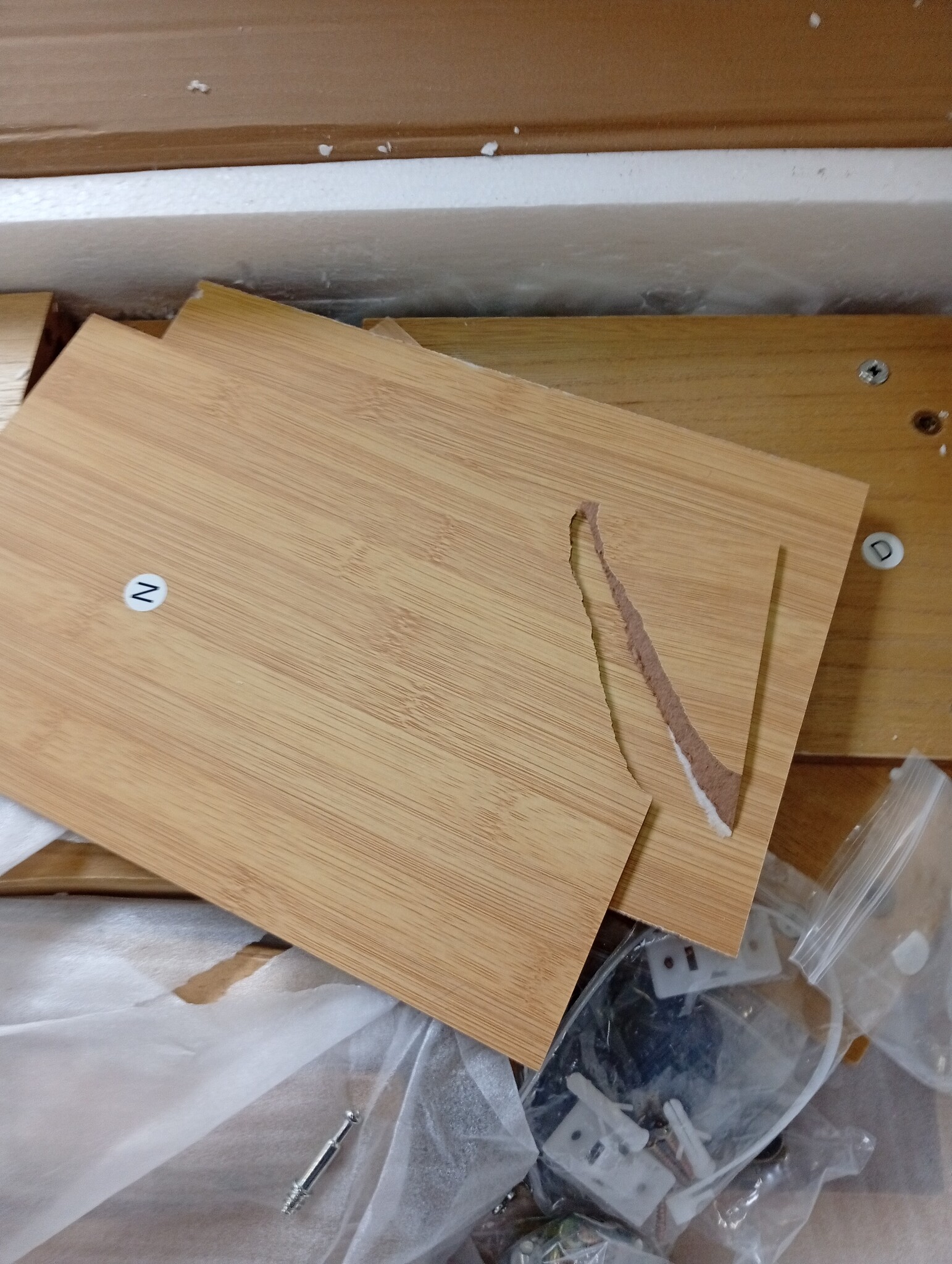 Stolik pomocniczy z 3 szufladami brązowy