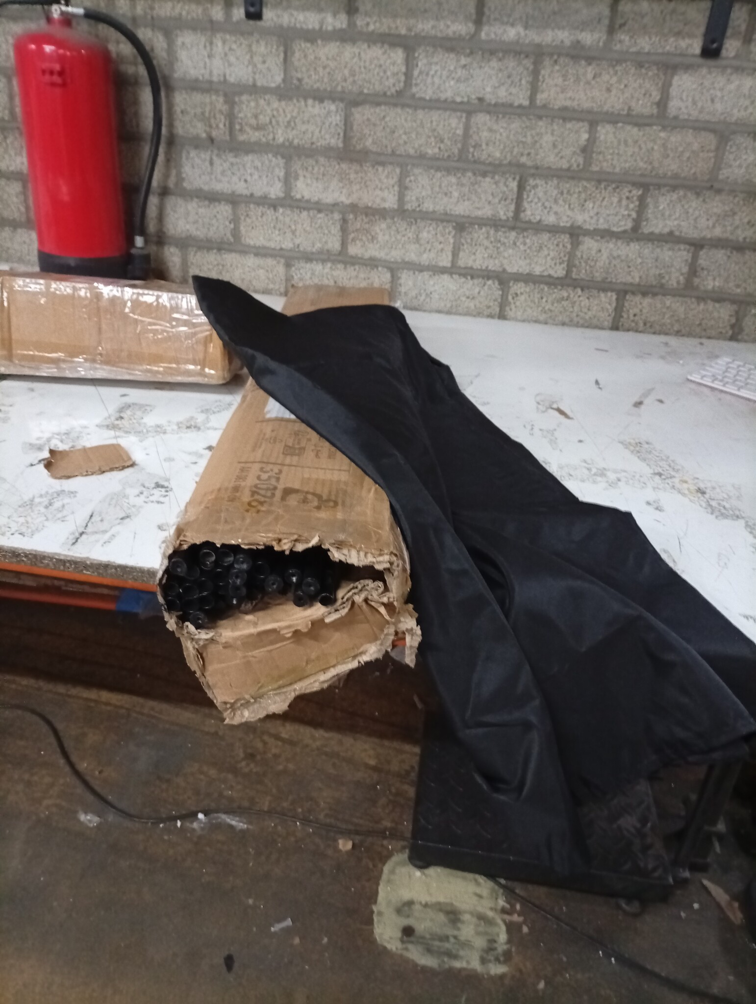 vidaXL Kamerscherm 4 panelen 698x180 cm Zwart - 55% Korting!