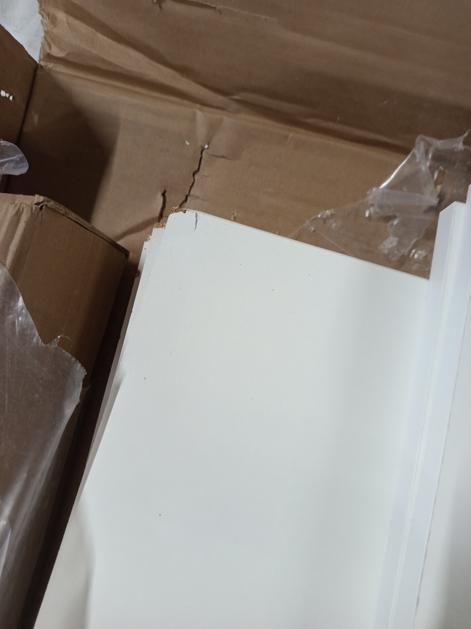 vidaXL Hangkast Lyon: 55% Korting op dit witte, bewerkte houten meubel