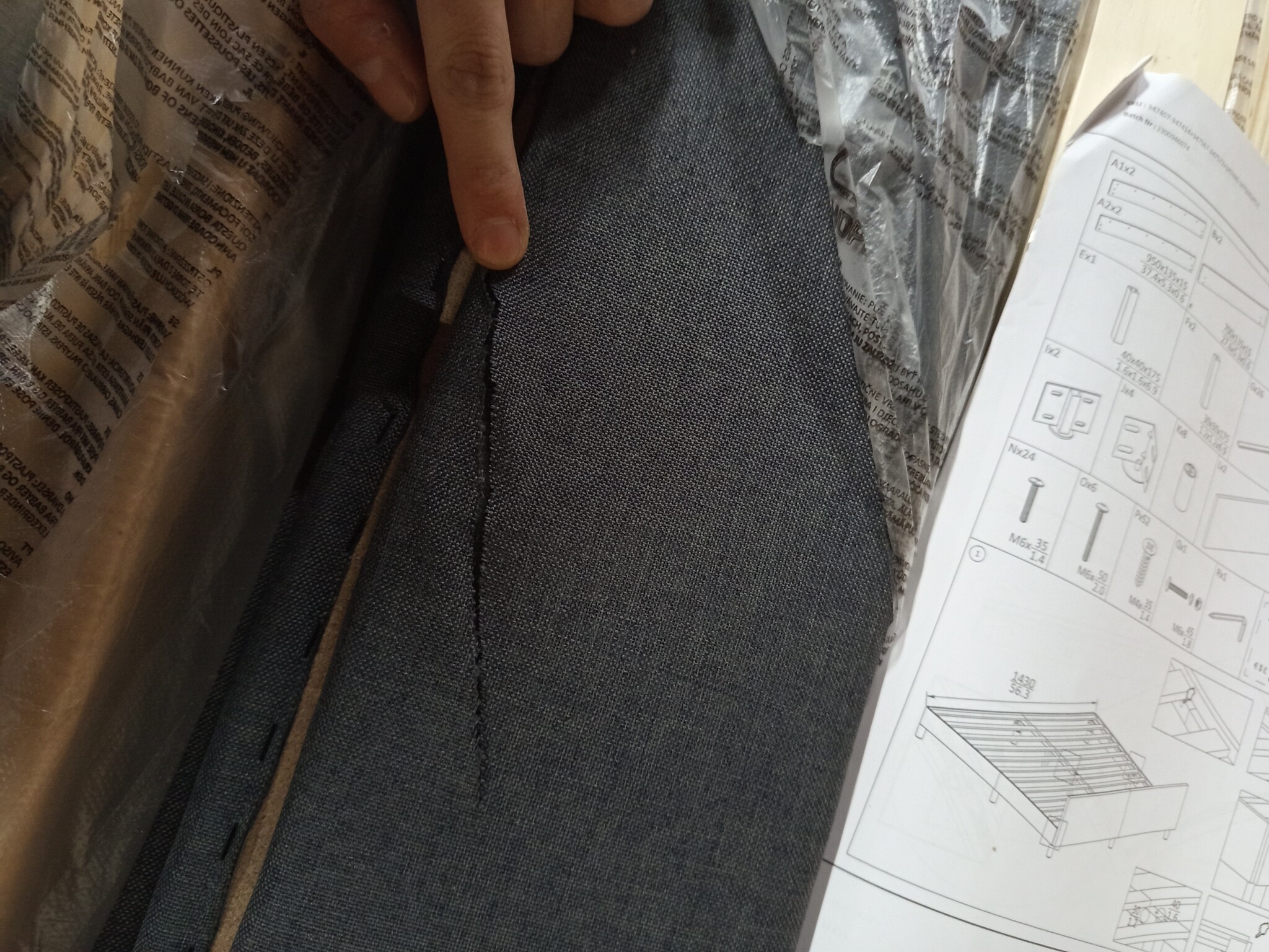 vidaXL Bedframe Donkergrijs 140x190cm | Nu 60% Korting