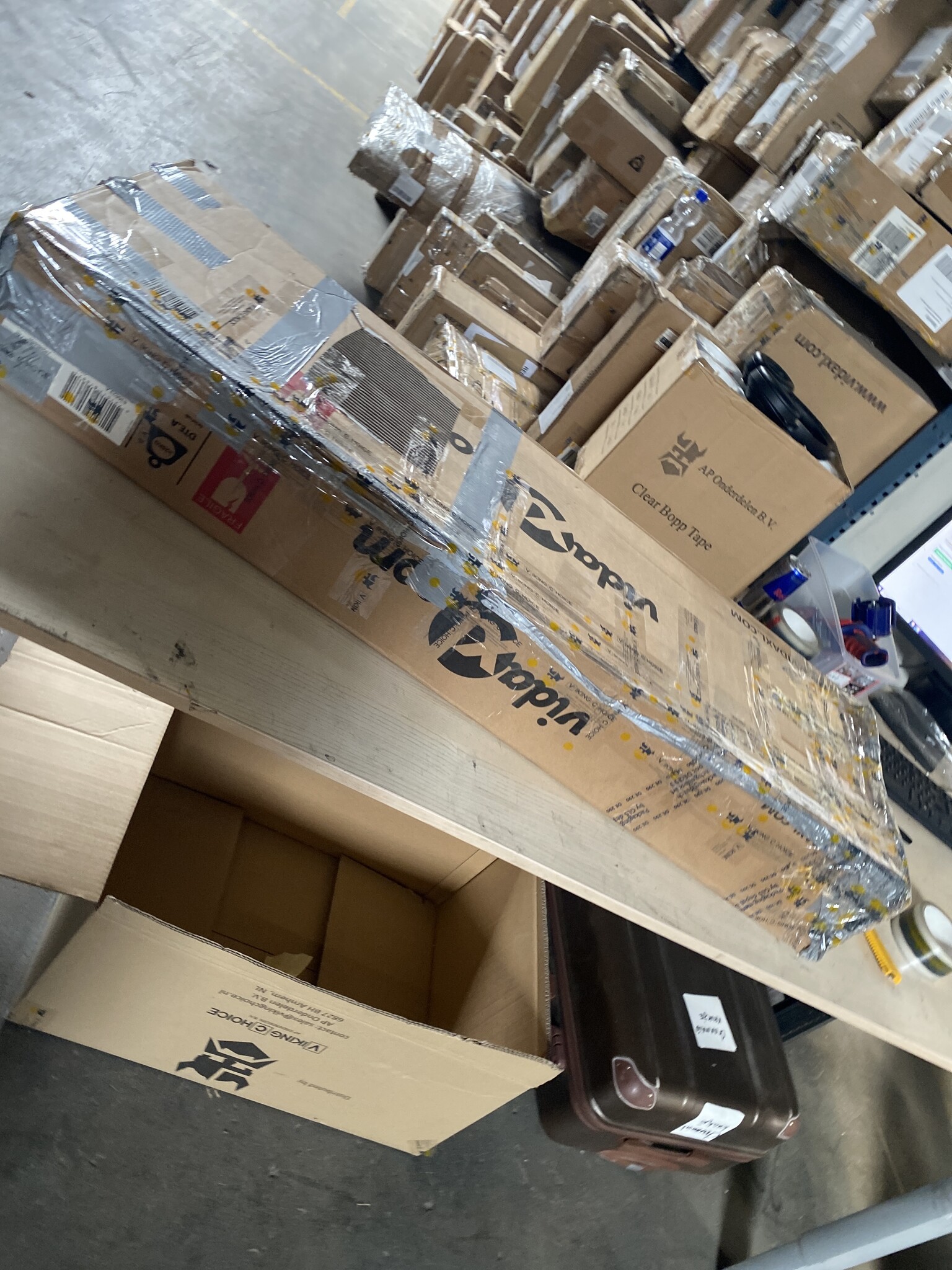 vidaXL Bijzetkast Wit met LED - 60% Korting!