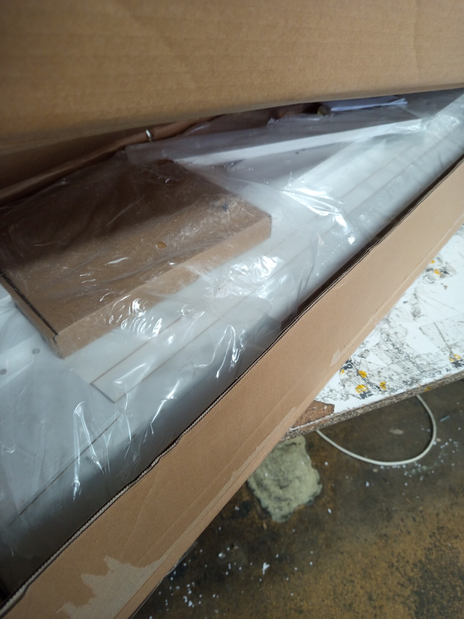 vidaXL Bedframe met hoofdeinde 200x200 cm Wit - 64% Korting