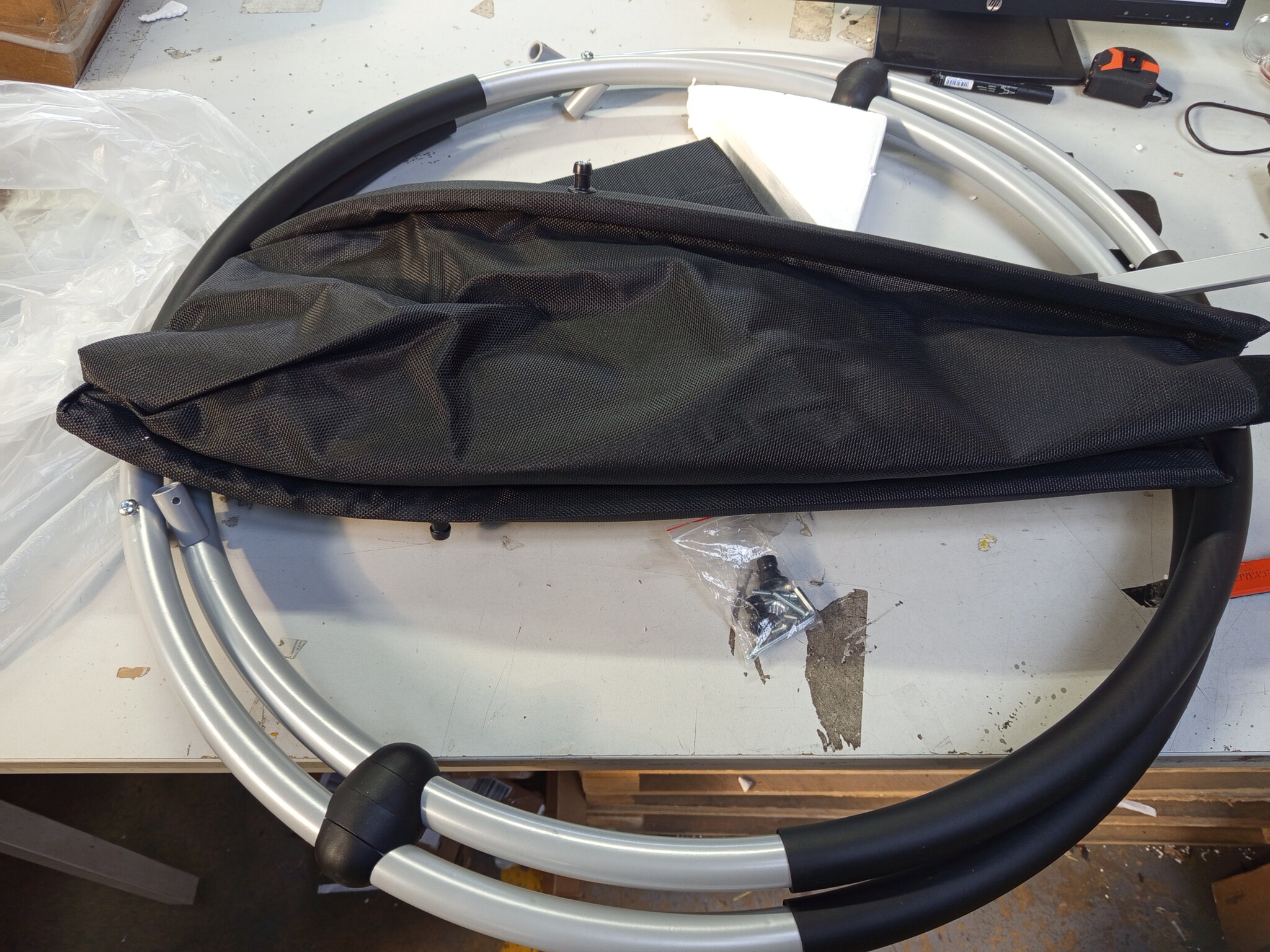 vidaXL Geometrisch Ligbed - Zwart/Grijs Staal - 64% Korting!