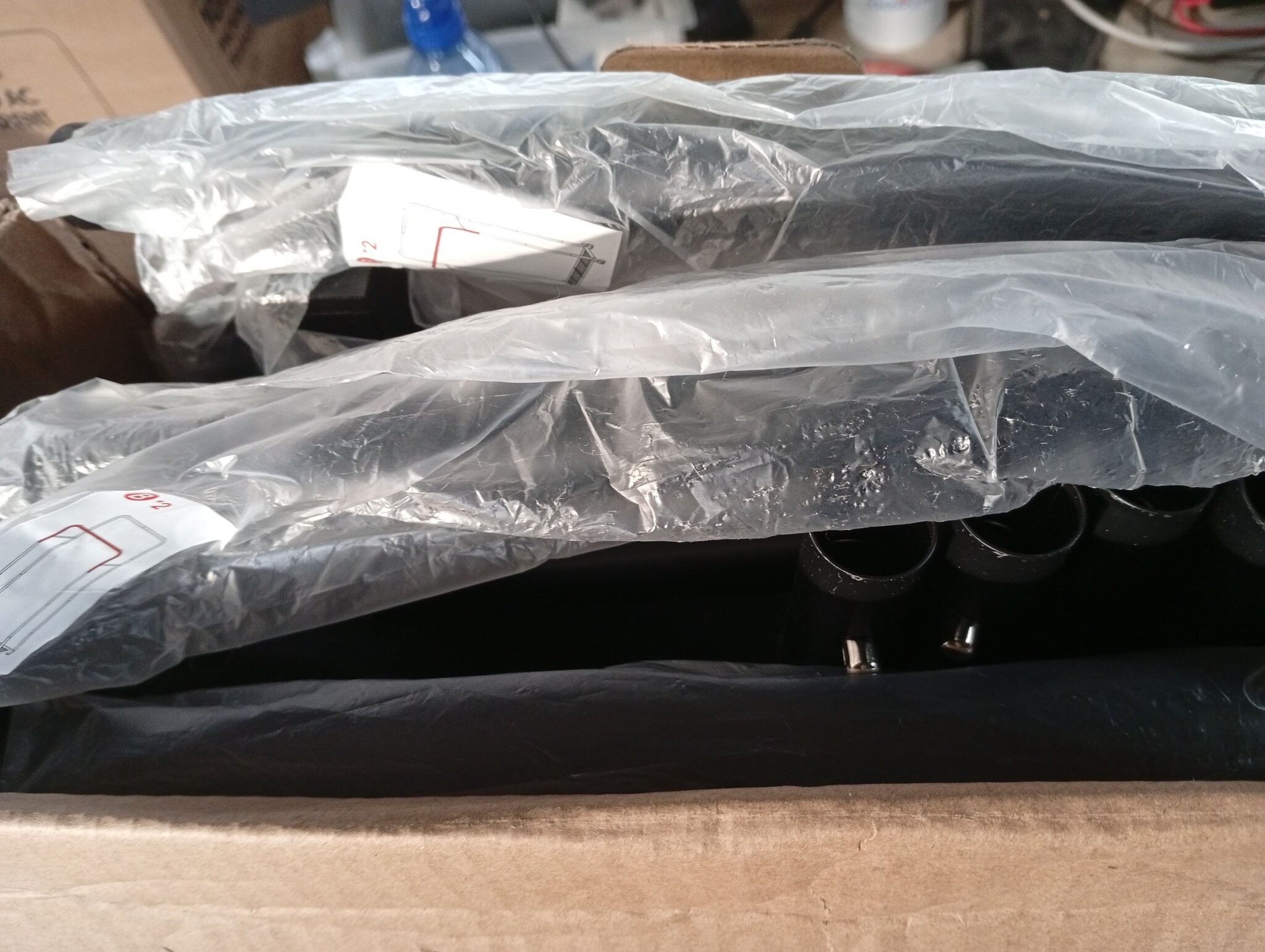 Kledingrek Zwart - 55% Korting! Opbergrooster & Casters