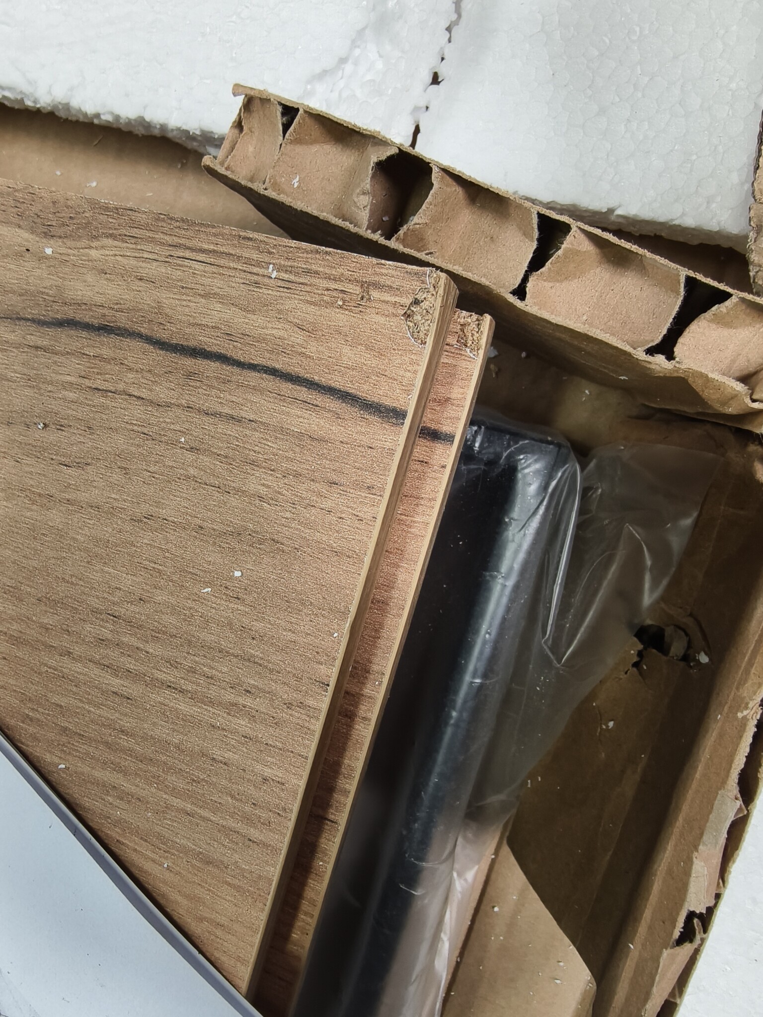 TV-meubel Beige Wit met Houten Poten - 155x40x50 cm - 55% Korting!