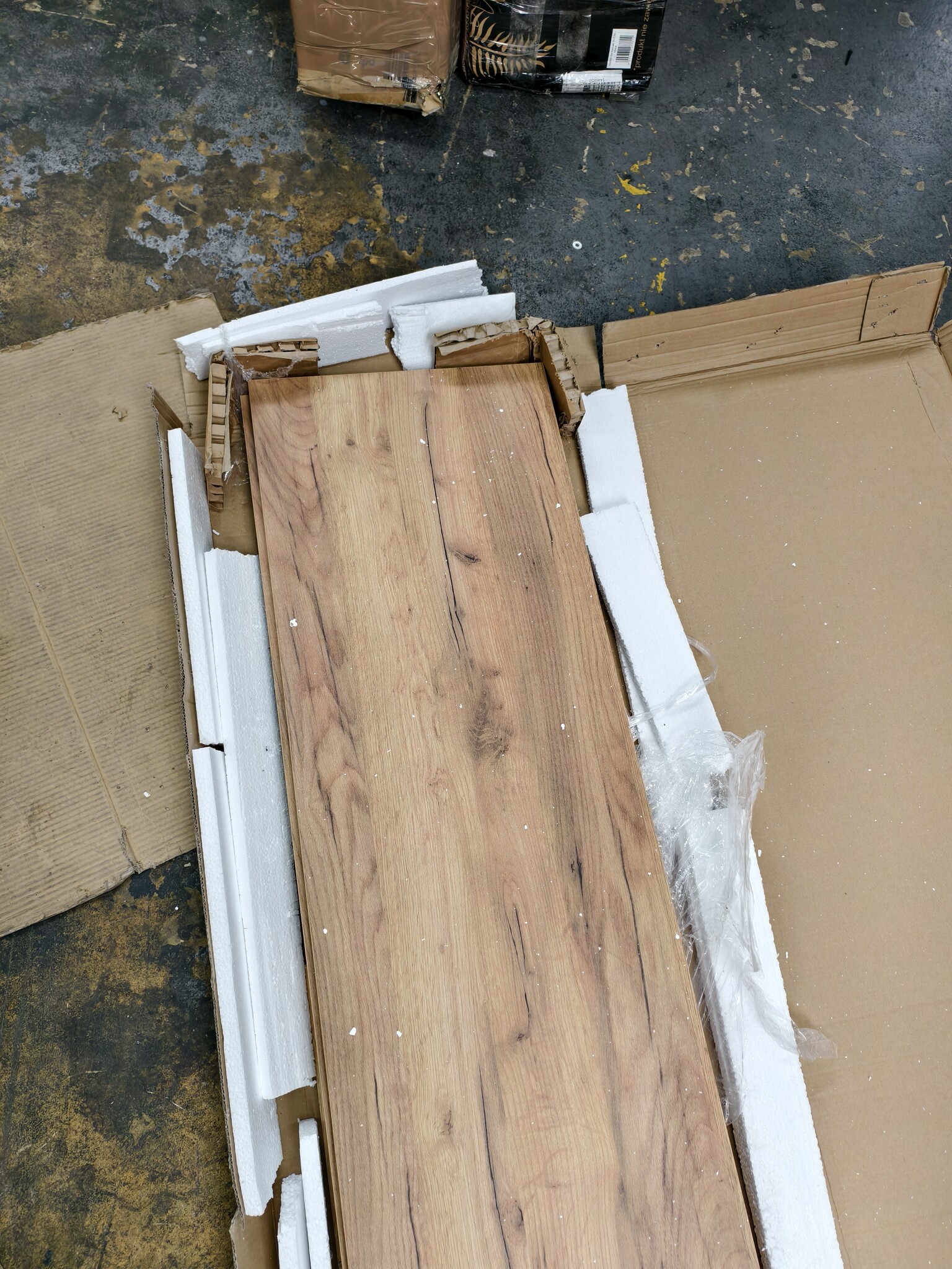 TV-meubel Beige Wit met Houten Poten - 155x40x50 cm - 55% Korting!