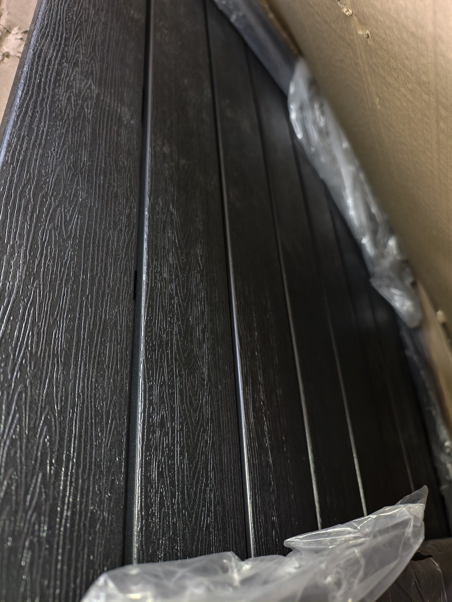 Geretourneerde Tuintafel 156x78 cm - Kunststof Houtlook Zwart - 40% Korting!