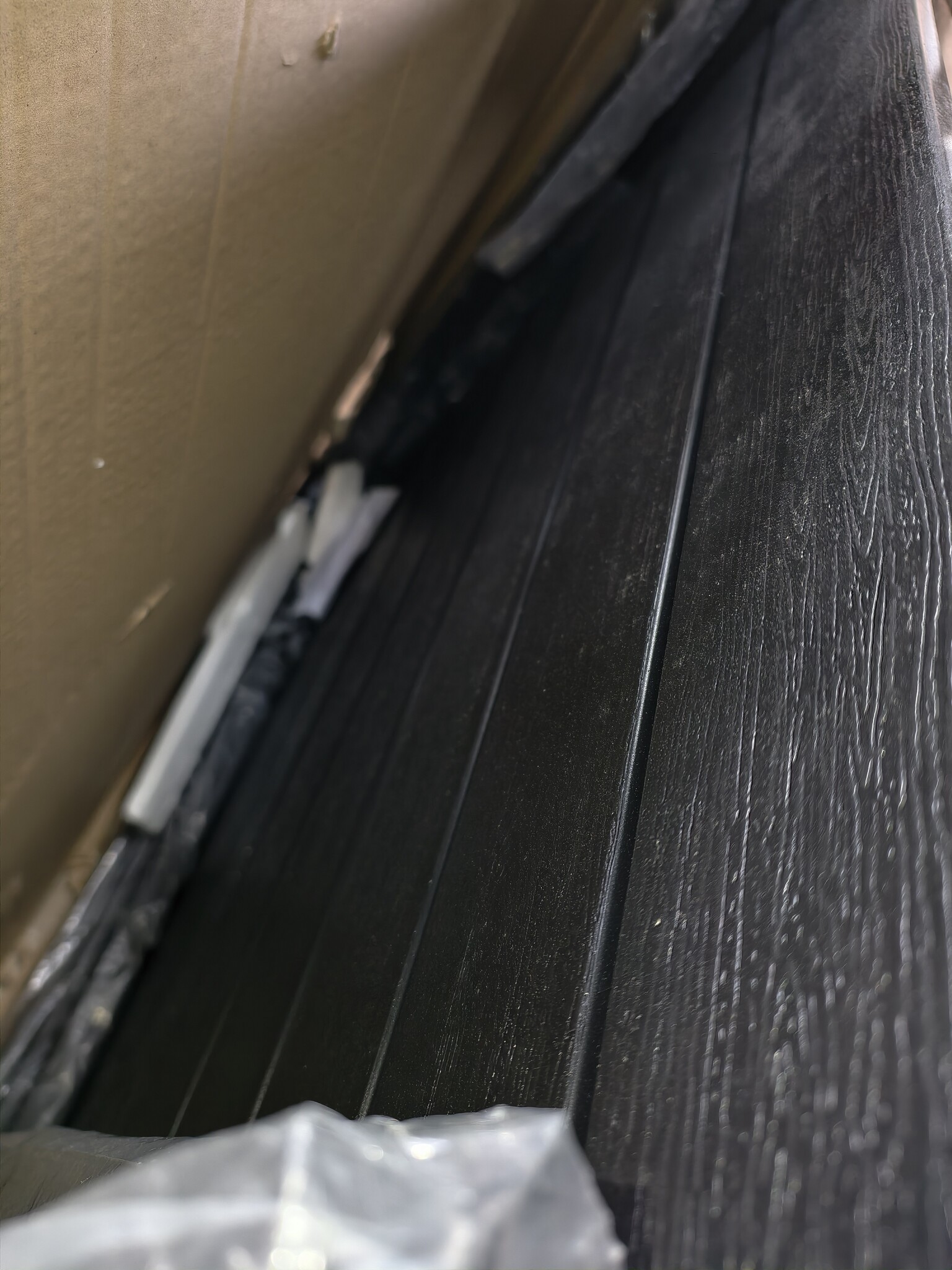 Geretourneerde Tuintafel 156x78 cm - Kunststof Houtlook Zwart - 40% Korting!