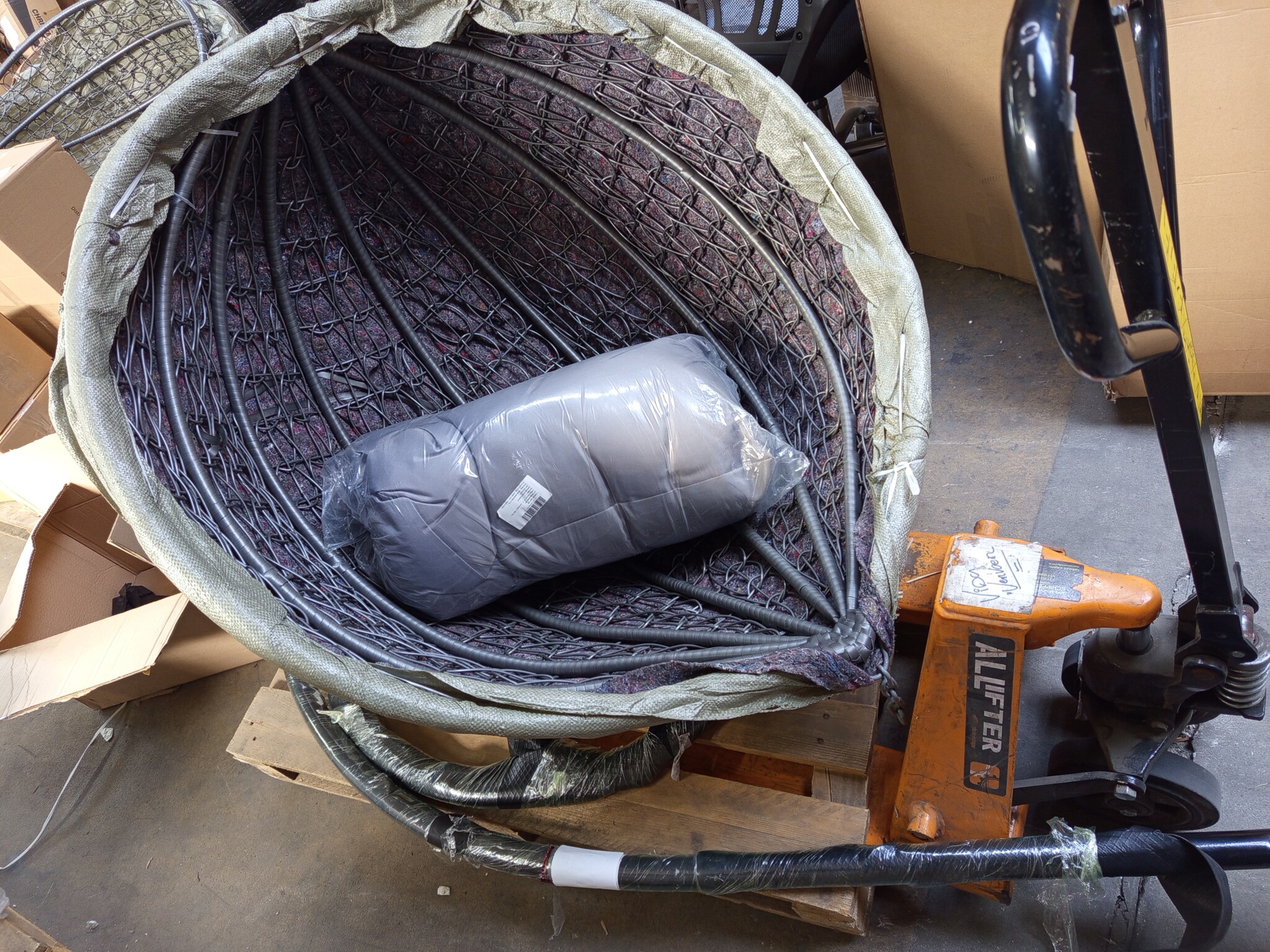 Geretourneerde Hangstoel Ei Stoel met Frame - Grijs (60% korting)