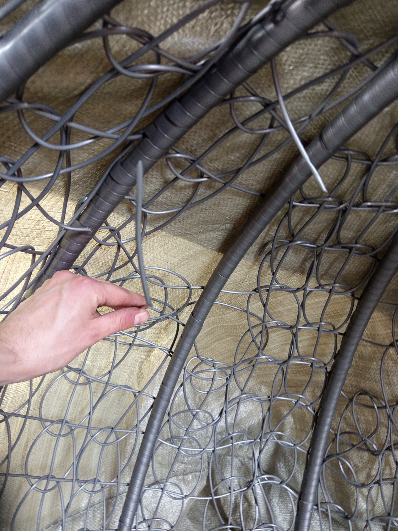 Geretourneerde Hangstoel - Ei Stoel met Frame - Grijs - 60% Korting