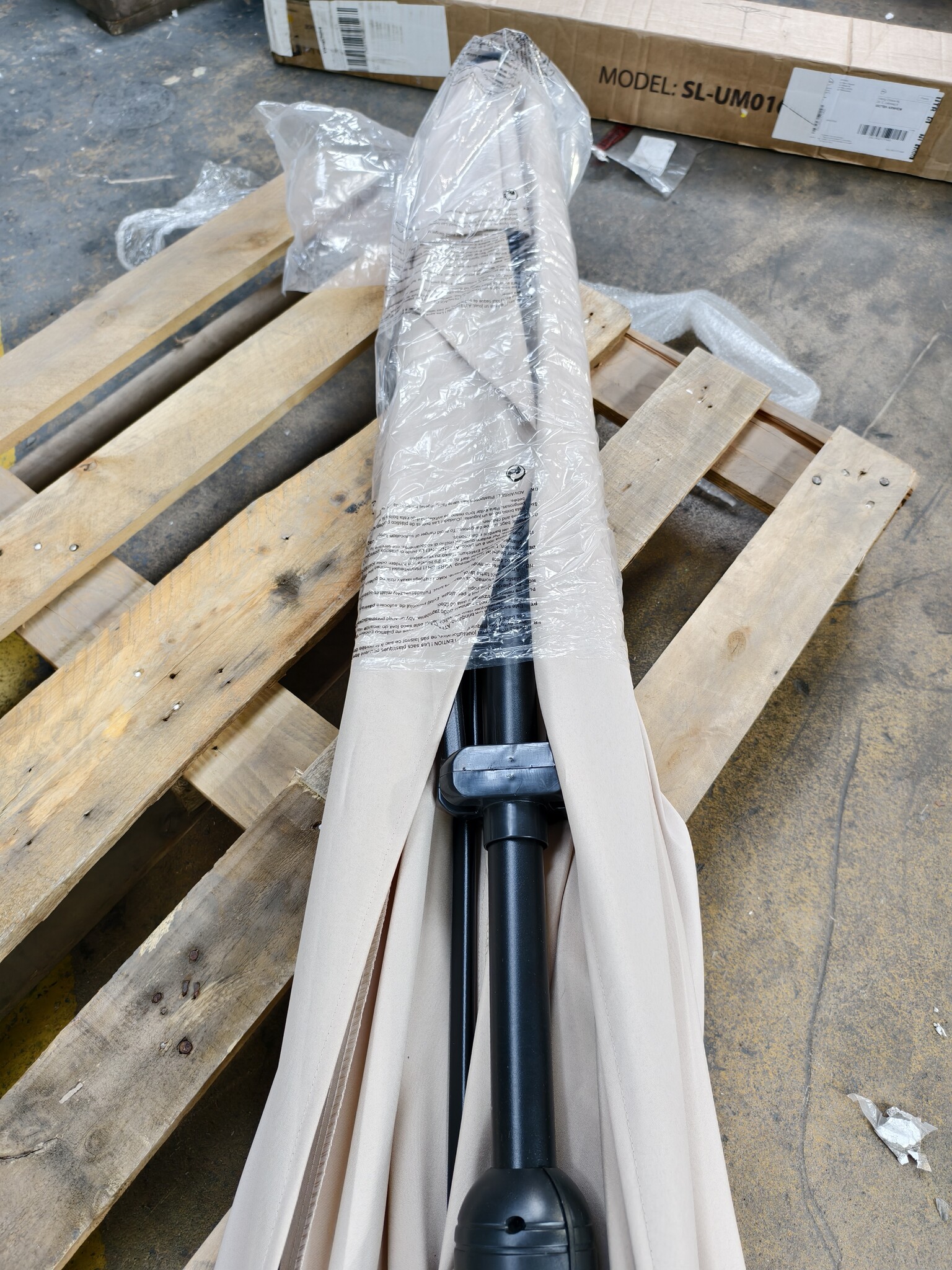 Balkonparasol - halve parasol - met zwengel - 240 cm - beige