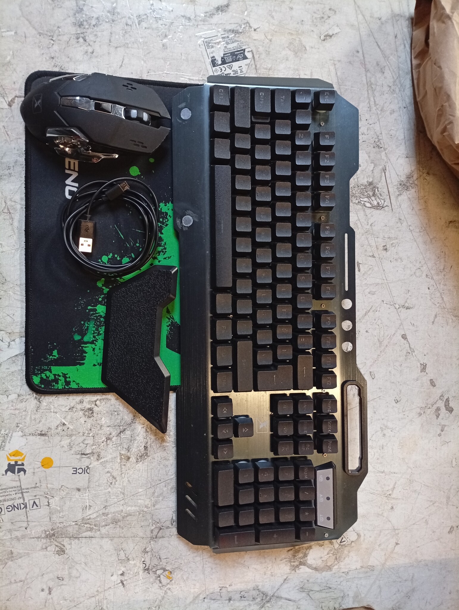 55% Korting: Draadloos Gaming Toetsenbord & Muis Set