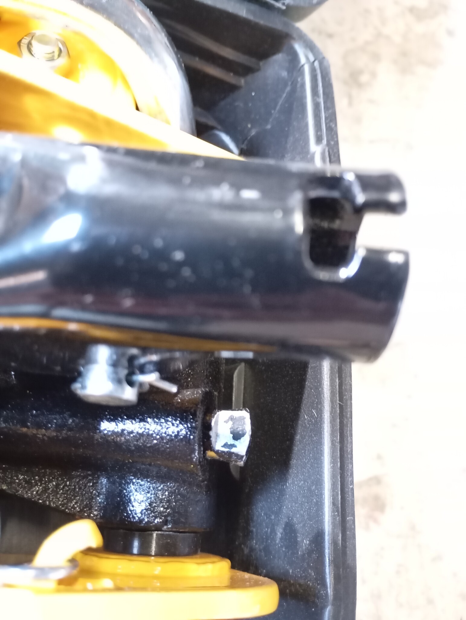 Vloerkrikset 2 ton met koffer - Hydraulische trolleykrik met laag profiel voor SUV en auto - universele autogereedschapsset met moersleutel - draagbare bandenkrik